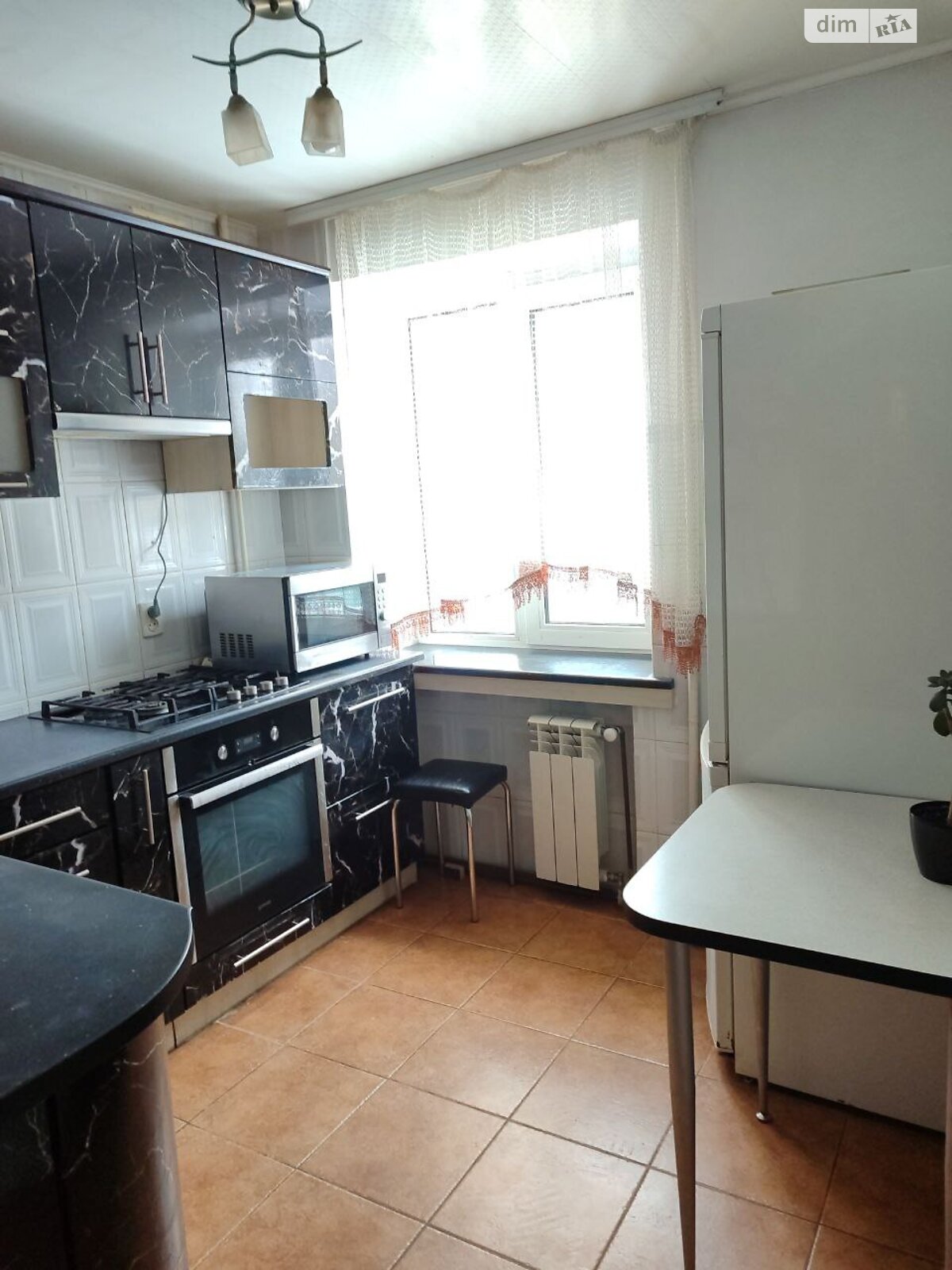 двухкомнатная квартира в Ровно, район Истамбул, на ул. Степана Бандеры в аренду на долгий срок помесячно фото 1