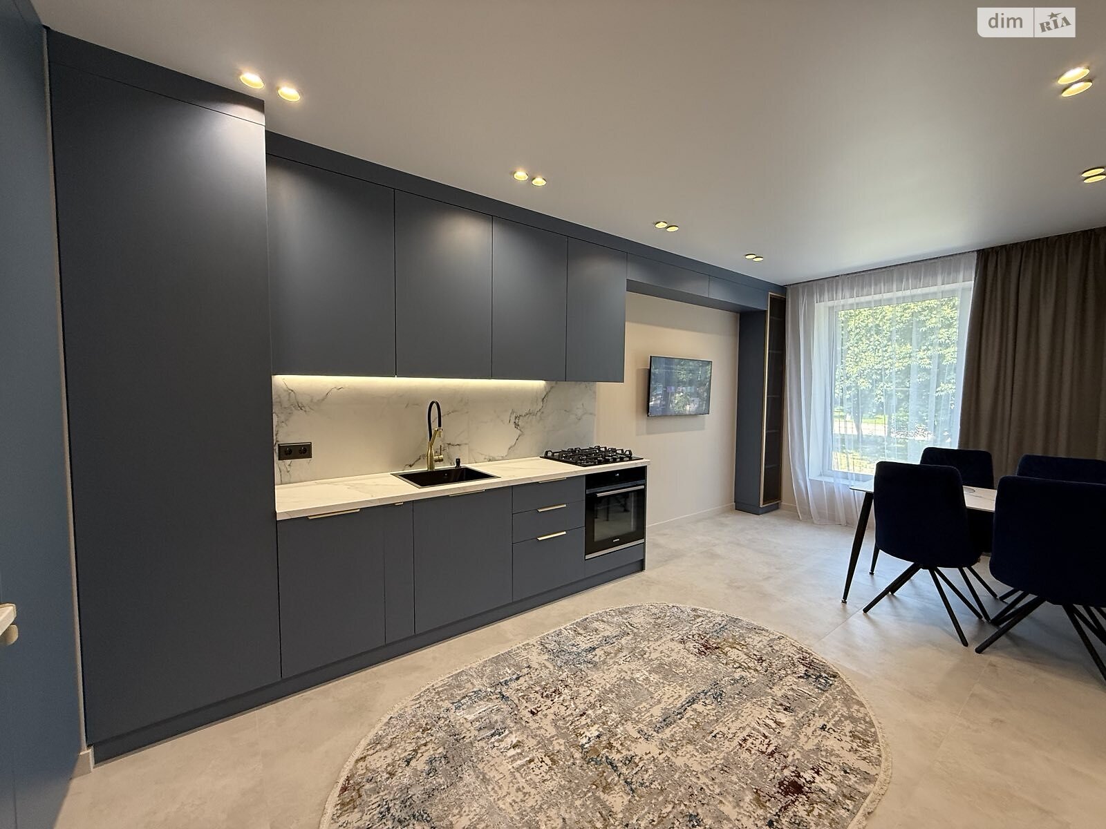 однокомнатная квартира в Ровно, район Ленокомбинат, на мас. Чаривный 21 в аренду на долгий срок помесячно фото 1 однокомнатная квартира в Ровно, район Ленокомбинат, на мас. Чаривный 21 в аренду на долгий срок помесячно фото 1