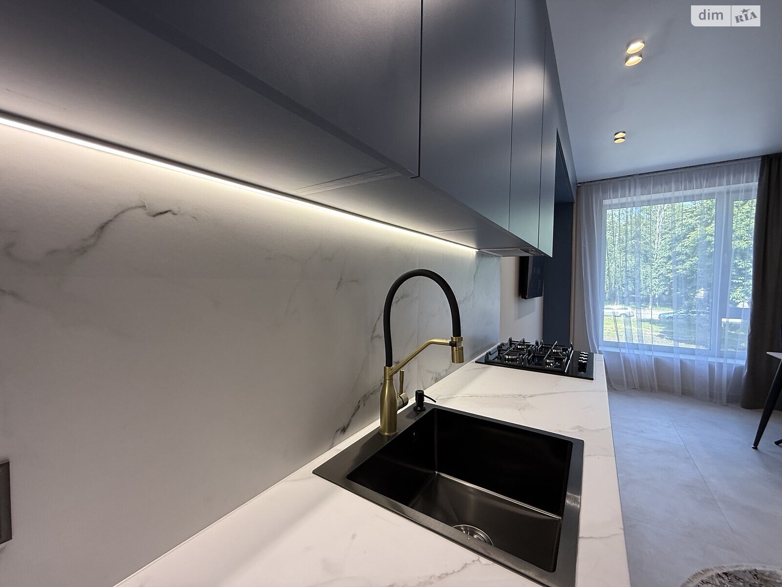 однокомнатная квартира в Ровно, район Ленокомбинат, на мас. Чаривный 21 в аренду на долгий срок помесячно фото 1 однокомнатная квартира в Ровно, район Ленокомбинат, на мас. Чаривный 21 в аренду на долгий срок помесячно фото 1