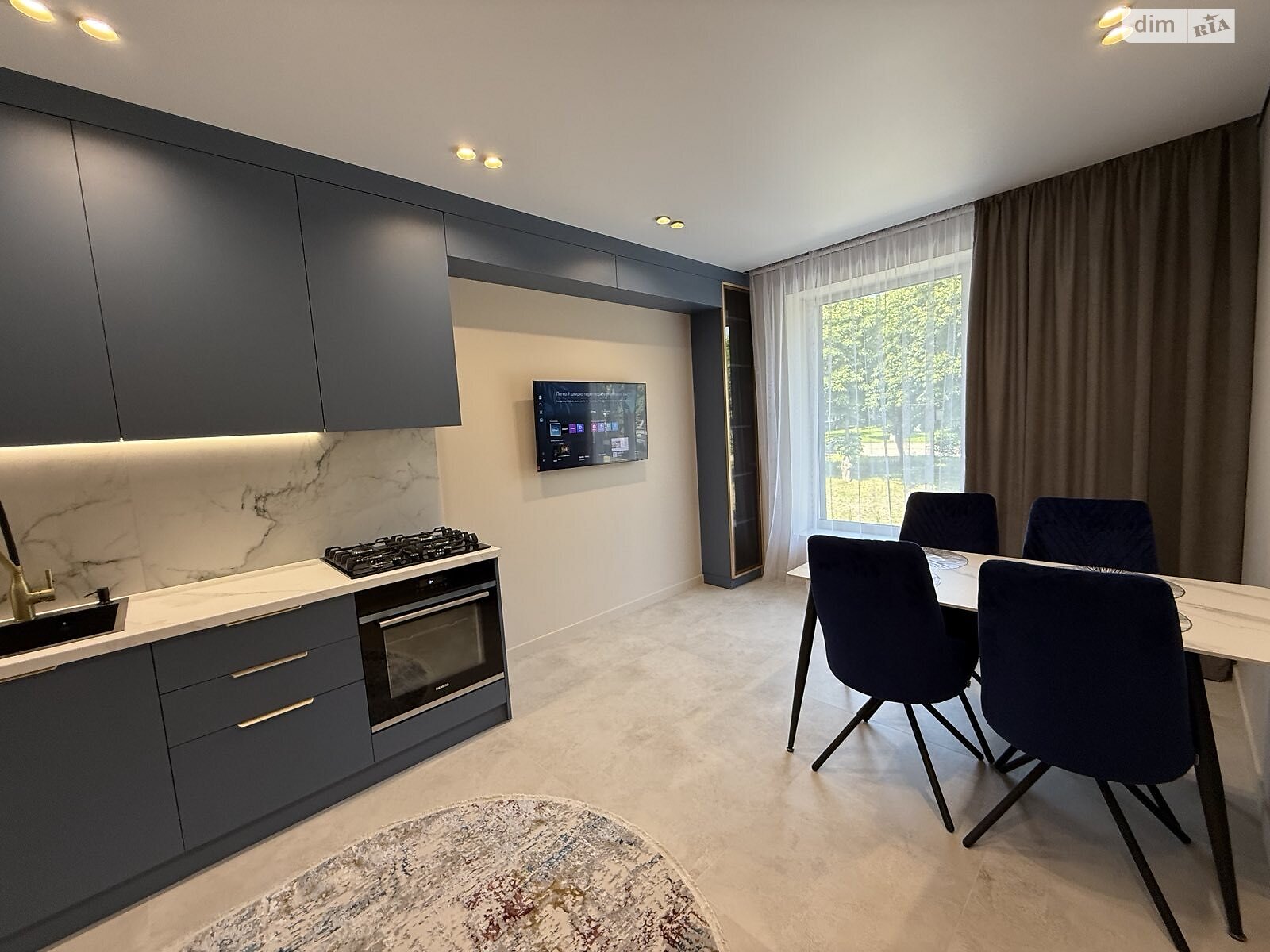 однокомнатная квартира в Ровно, район Ленокомбинат, на мас. Чаривный 21 в аренду на долгий срок помесячно фото 1 однокомнатная квартира в Ровно, район Ленокомбинат, на мас. Чаривный 21 в аренду на долгий срок помесячно фото 1