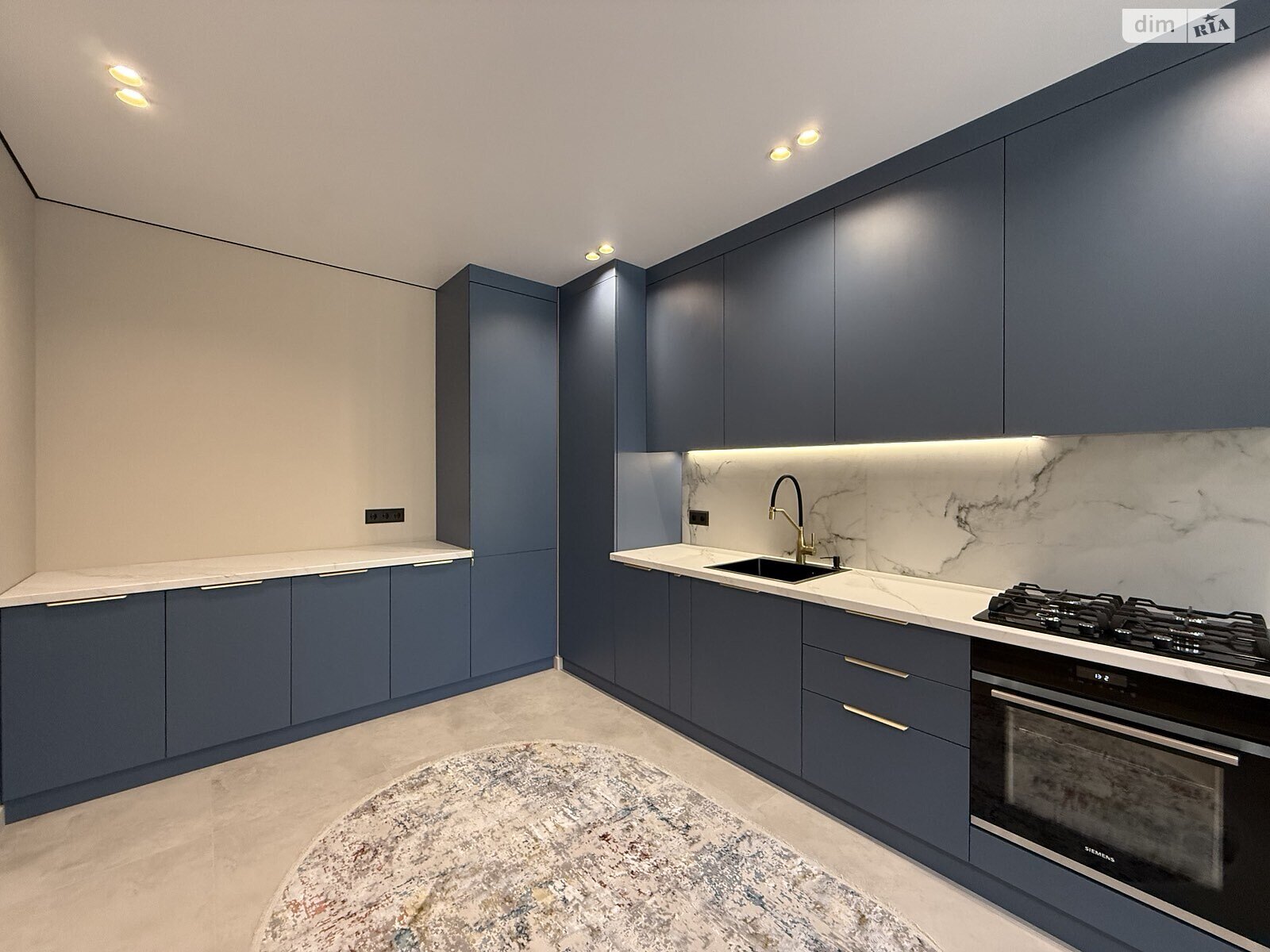 однокомнатная квартира в Ровно, район Ленокомбинат, на мас. Чаривный 21 в аренду на долгий срок помесячно фото 1 однокомнатная квартира в Ровно, район Ленокомбинат, на мас. Чаривный 21 в аренду на долгий срок помесячно фото 1