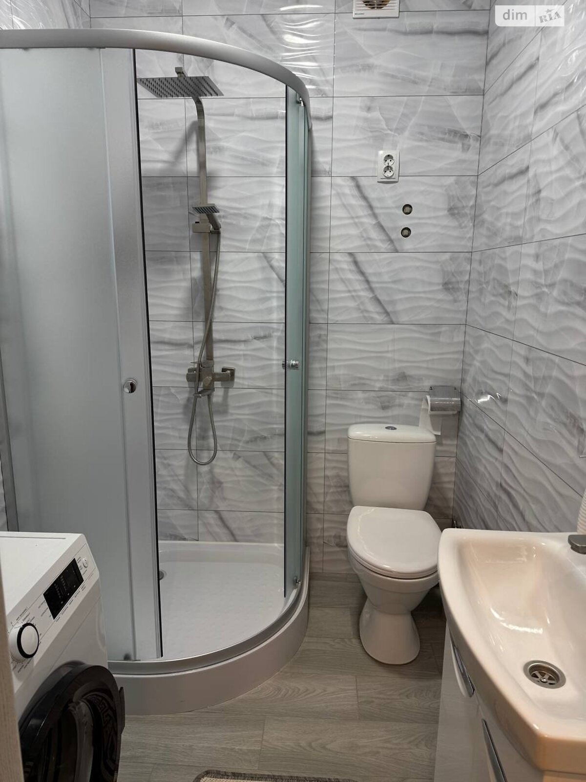 однокімнатна квартира в Рівному, район Пивзавод, на вул. Дворецька 38А в довготривалу оренду помісячно фото 1