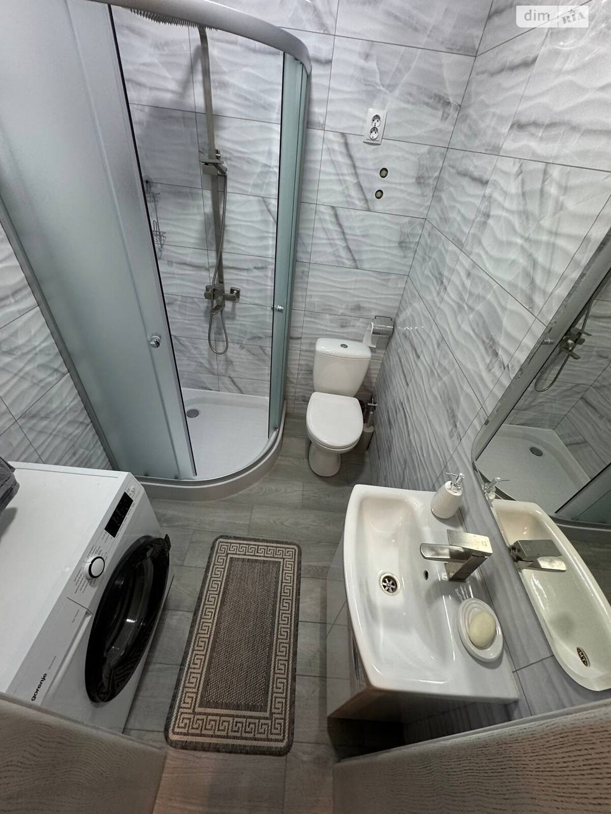 однокімнатна квартира в Рівному, район Пивзавод, на вул. Дворецька 38А в довготривалу оренду помісячно фото 1