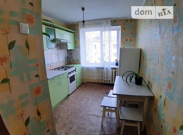 трехкомнатная квартира в Ровно, район Пивзавод, на ул. Гарная в аренду на долгий срок помесячно фото 1 трехкомнатная квартира в Ровно, район Пивзавод, на ул. Гарная в аренду на долгий срок помесячно фото 1