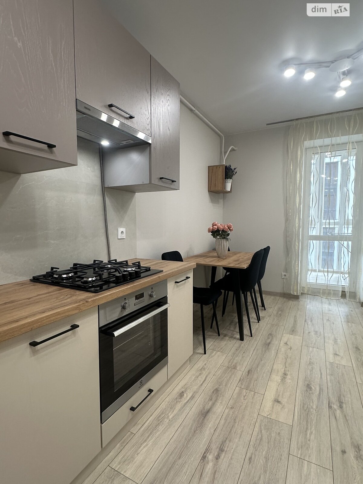 однокомнатная квартира в Ровно, район Ювилейный, на ул. Елены Телиги 20 в аренду на долгий срок помесячно фото 1