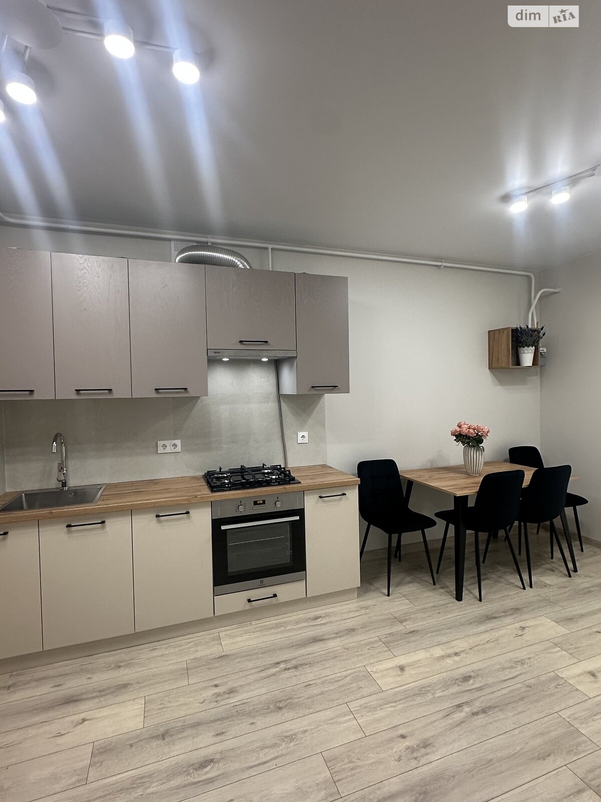 однокомнатная квартира в Ровно, район Ювилейный, на ул. Елены Телиги 20 в аренду на долгий срок помесячно фото 1