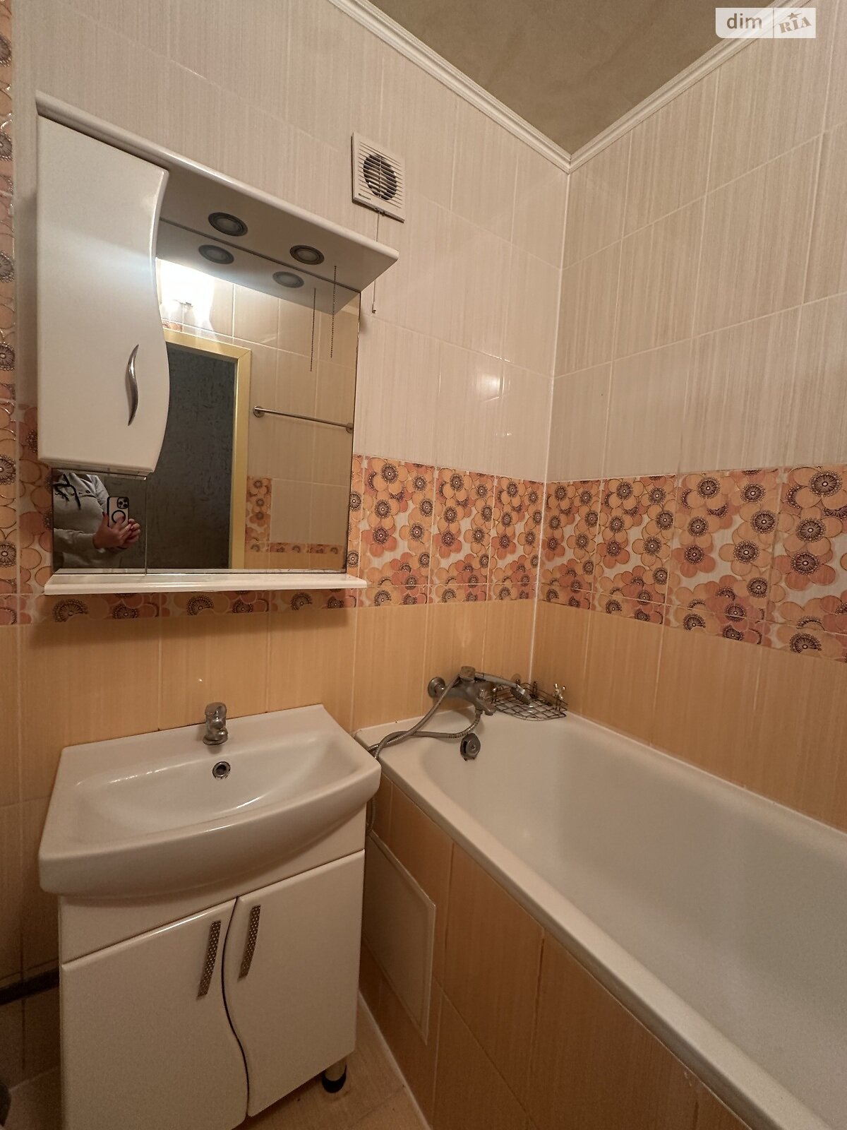 двокімнатна квартира в Рівному, район Пивзавод, на вул. Соборна в довготривалу оренду помісячно фото 1