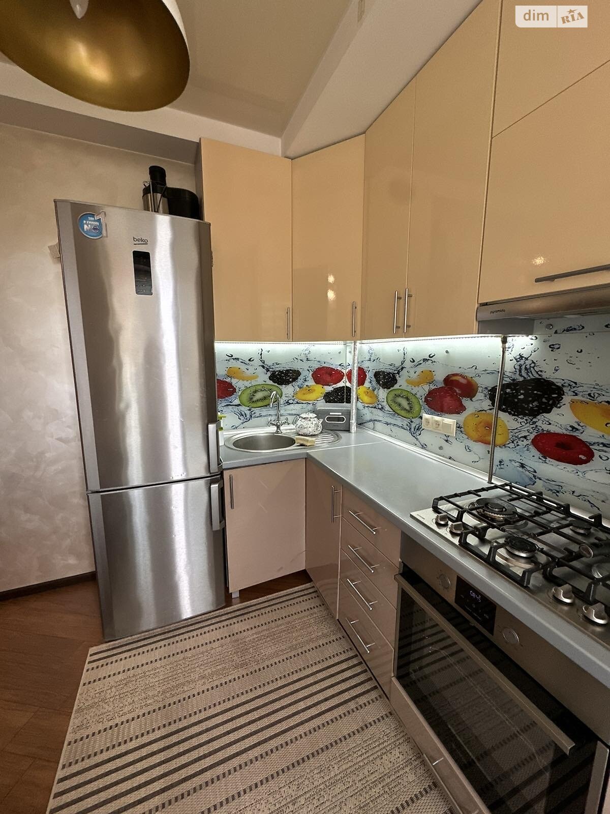 однокімнатна квартира в Рівному, район Пивзавод, на вул. Соборна в довготривалу оренду помісячно фото 1 однокімнатна квартира в Рівному, район Пивзавод, на вул. Соборна в довготривалу оренду помісячно фото 1