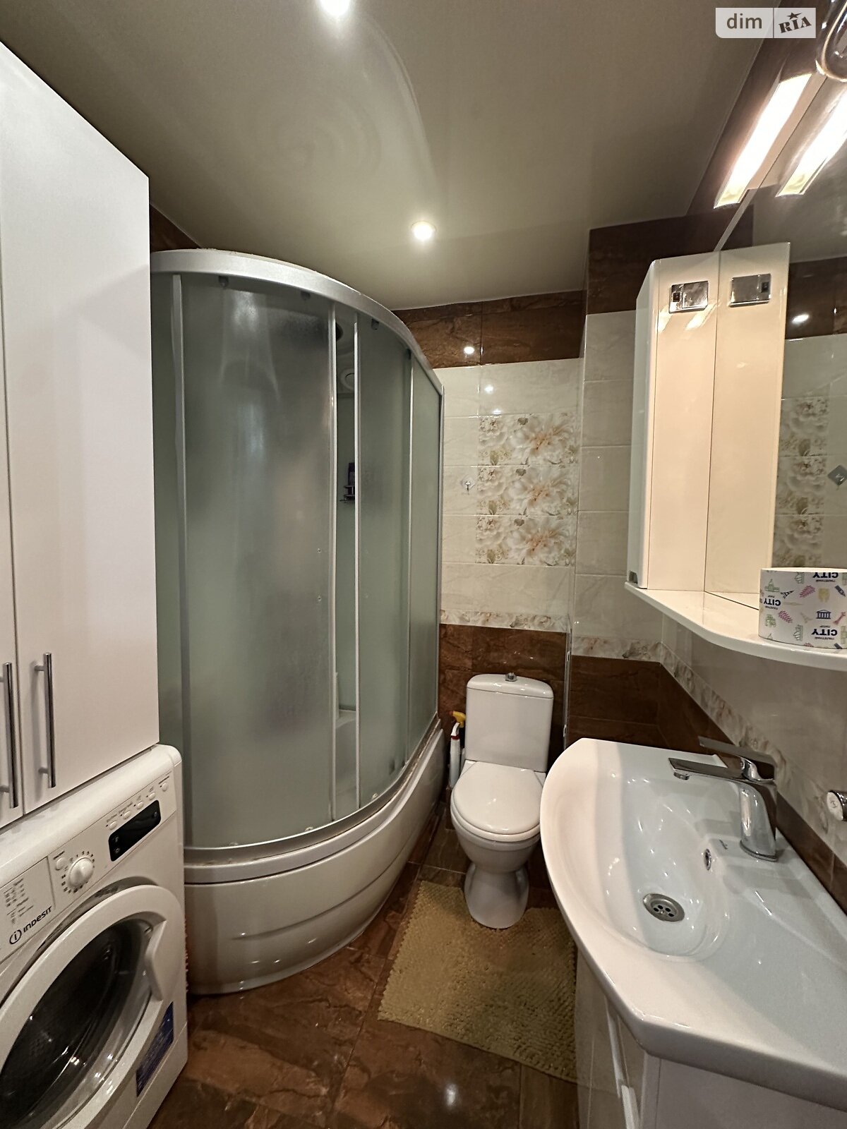 однокімнатна квартира в Рівному, район Пивзавод, на вул. Соборна в довготривалу оренду помісячно фото 1 однокімнатна квартира в Рівному, район Пивзавод, на вул. Соборна в довготривалу оренду помісячно фото 1