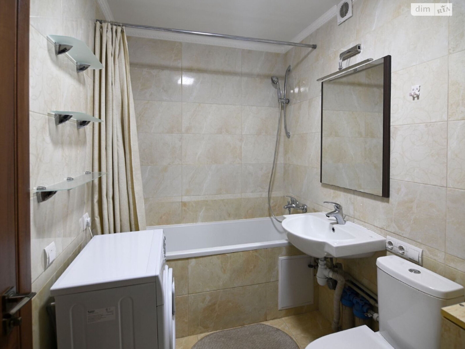 однокімнатна квартира в Рівному, район Пивзавод, на вул. Воля 6 в довготривалу оренду помісячно фото 1