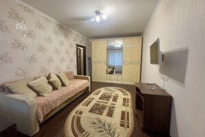 однокімнатна квартира в Рівному, район Політон, на вул. Грушевського Академіка 40 в довготривалу оренду помісячно фото 2 однокімнатна квартира в Рівному, район Політон, на вул. Грушевського Академіка 40 в довготривалу оренду помісячно фото 2