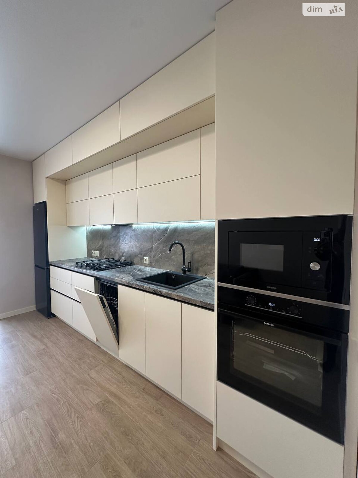 однокомнатная квартира в Ровно, район Счастливое, на ул. Черновола Вячеслава в аренду на долгий срок помесячно фото 1