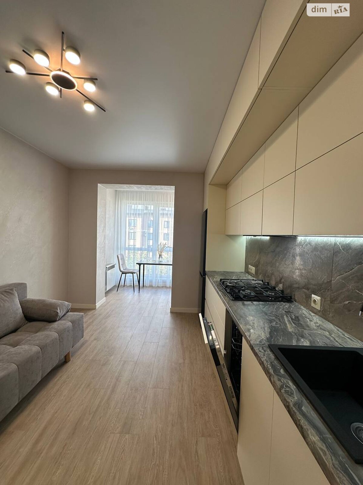 однокомнатная квартира в Ровно, район Счастливое, на ул. Черновола Вячеслава в аренду на долгий срок помесячно фото 1