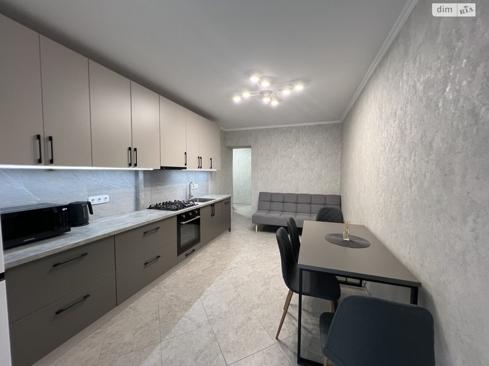 однокімнатна квартира в Рівному, район Щасливе, на вул. Студентська 28 в довготривалу оренду помісячно фото 1