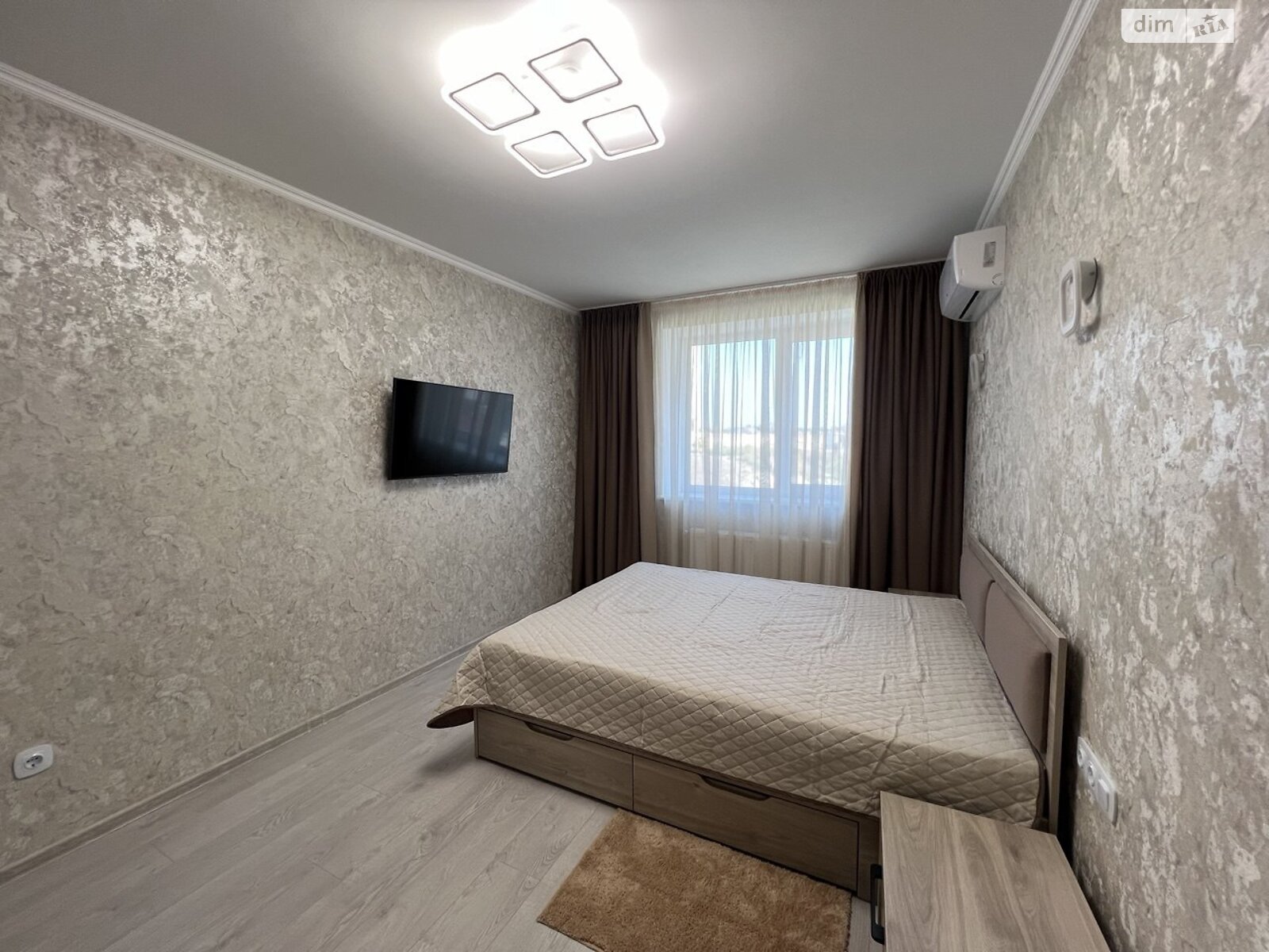 однокімнатна квартира в Рівному, район Щасливе, на вул. Студентська 28 в довготривалу оренду помісячно фото 1