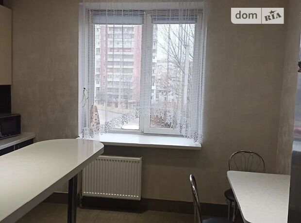 трехкомнатная квартира с мебелью в Ровно, район Северный, на ул. Богоявленская в аренду на долгий срок помесячно фото 1 трехкомнатная квартира с мебелью в Ровно, район Северный, на ул. Богоявленская в аренду на долгий срок помесячно фото 1