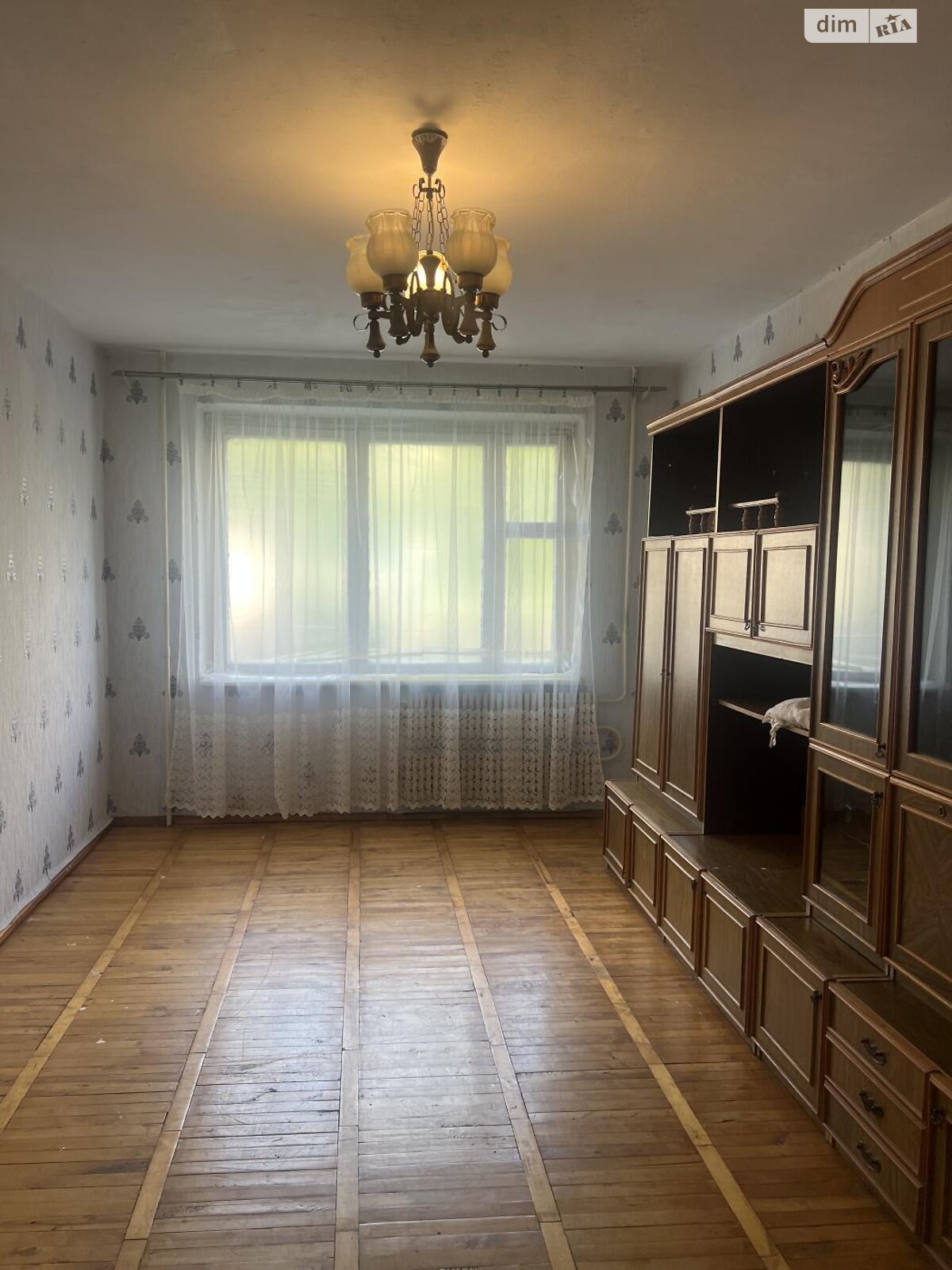 трикімнатна квартира в Рівному, район Північний, на вул. Коновальця Євгена в довготривалу оренду помісячно фото 1 трикімнатна квартира в Рівному, район Північний, на вул. Коновальця Євгена в довготривалу оренду помісячно фото 1