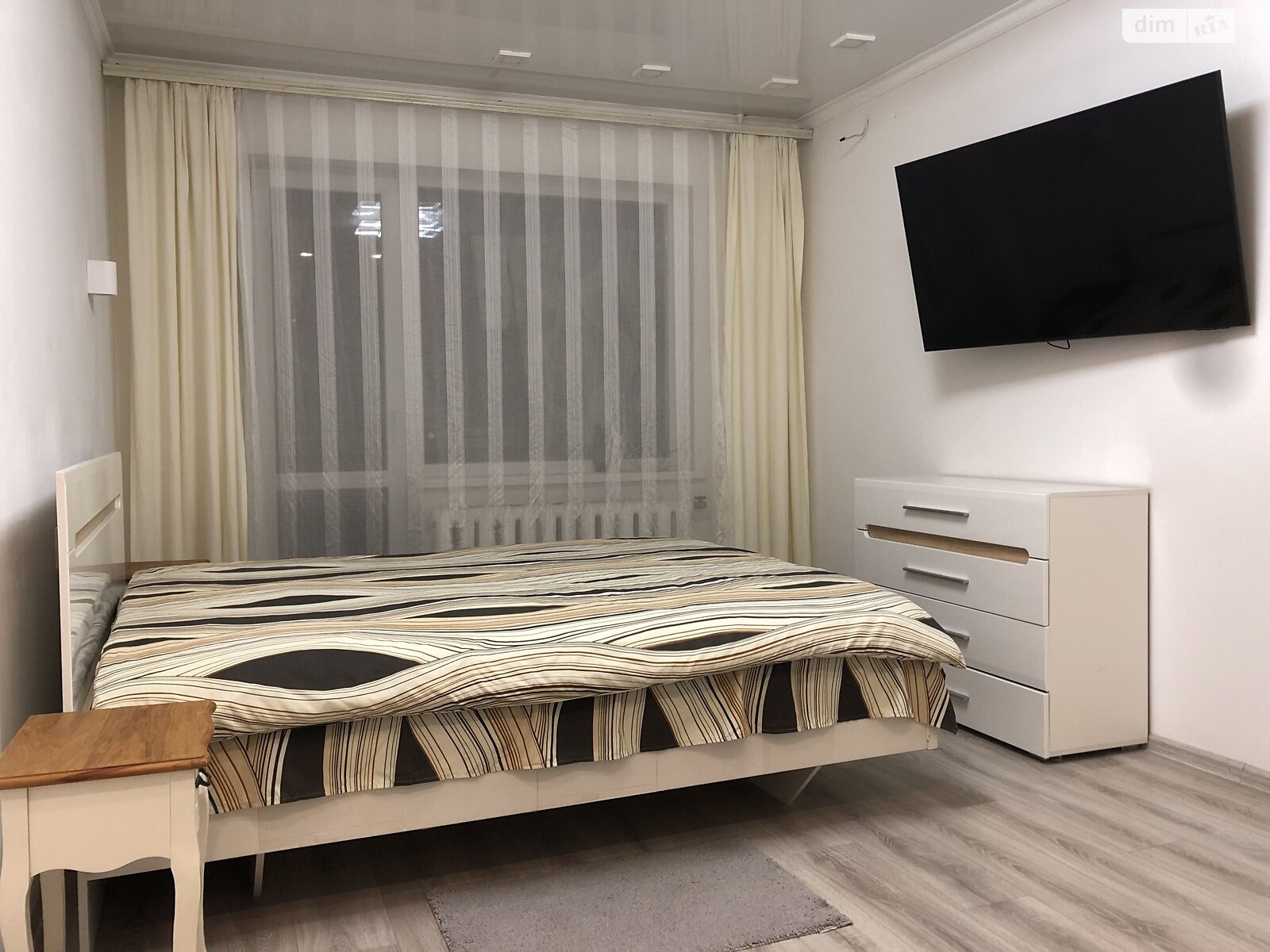 однокімнатна квартира в Рівному, район Північний, на вул. Шухевича Романа в довготривалу оренду помісячно фото 1