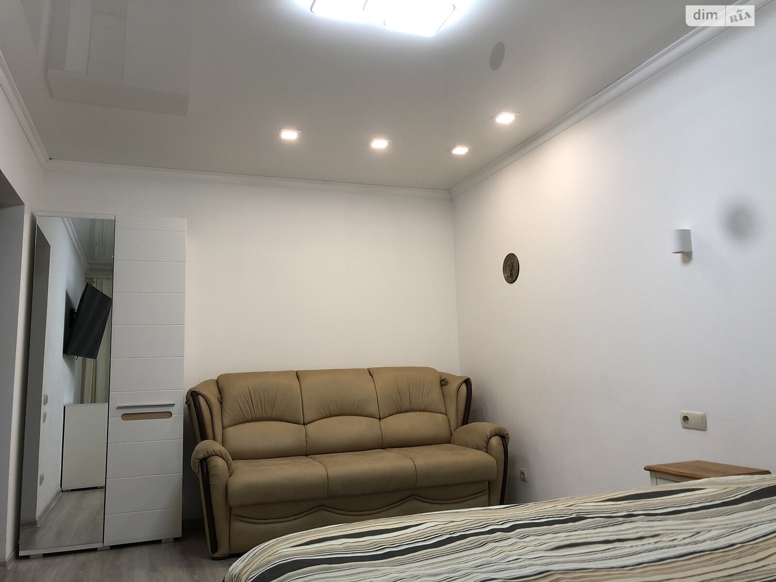однокімнатна квартира в Рівному, район Північний, на вул. Шухевича Романа в довготривалу оренду помісячно фото 1