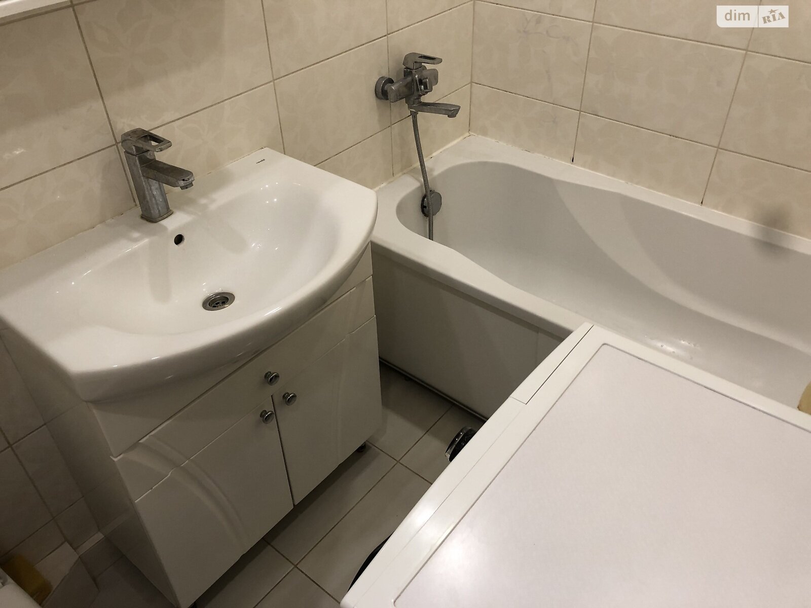 однокімнатна квартира в Рівному, район Північний, на вул. Шухевича Романа в довготривалу оренду помісячно фото 1