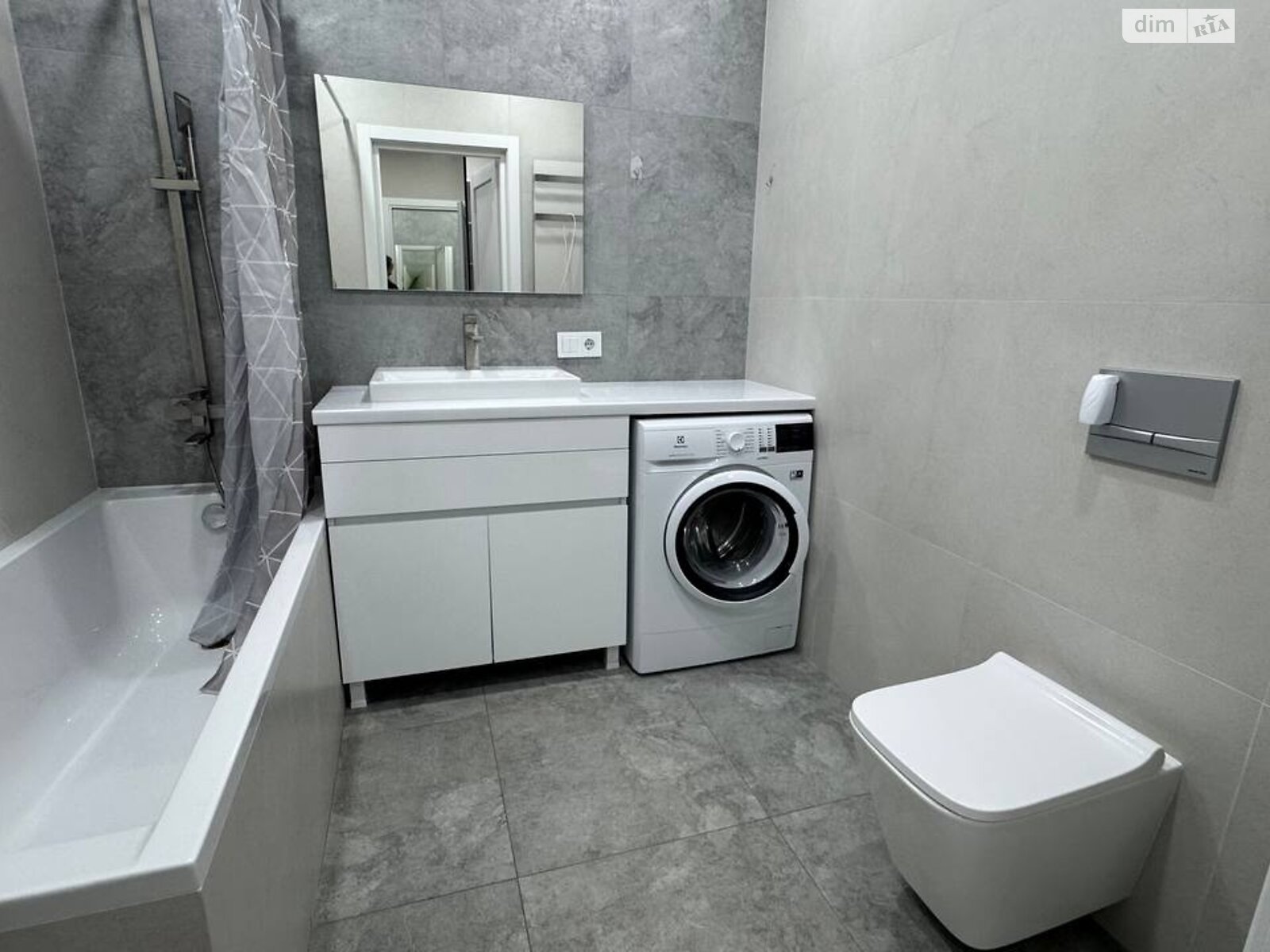 однокімнатна квартира в Рівному, на вул. Студентська 30 в довготривалу оренду помісячно фото 1