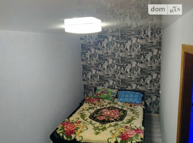трехкомнатная квартира в Ровно, район Центр, на ул. Степана Бандеры в аренду на долгий срок помесячно фото 1