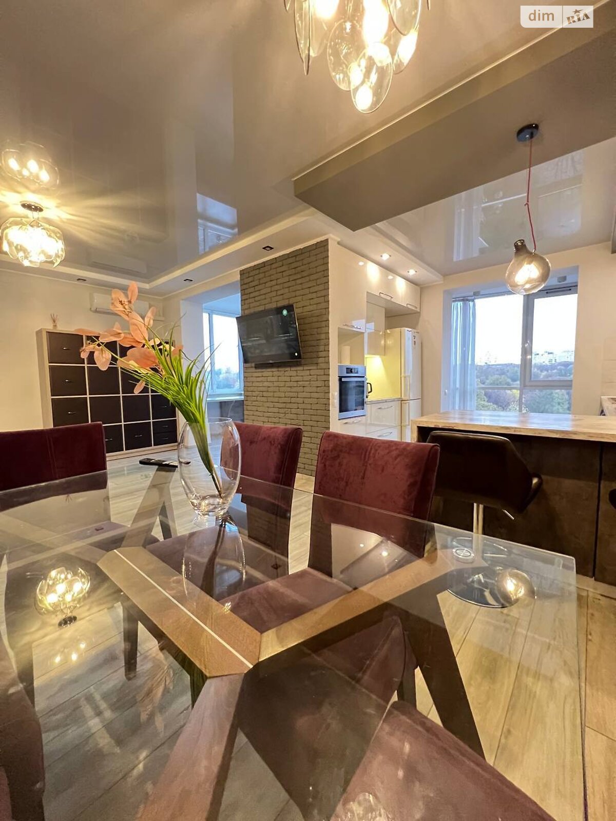 двухкомнатная квартира в Ровно, район Центр, на ул. Черновола Вячеслава 60 в аренду на долгий срок помесячно фото 1 двухкомнатная квартира в Ровно, район Центр, на ул. Черновола Вячеслава 60 в аренду на долгий срок помесячно фото 1