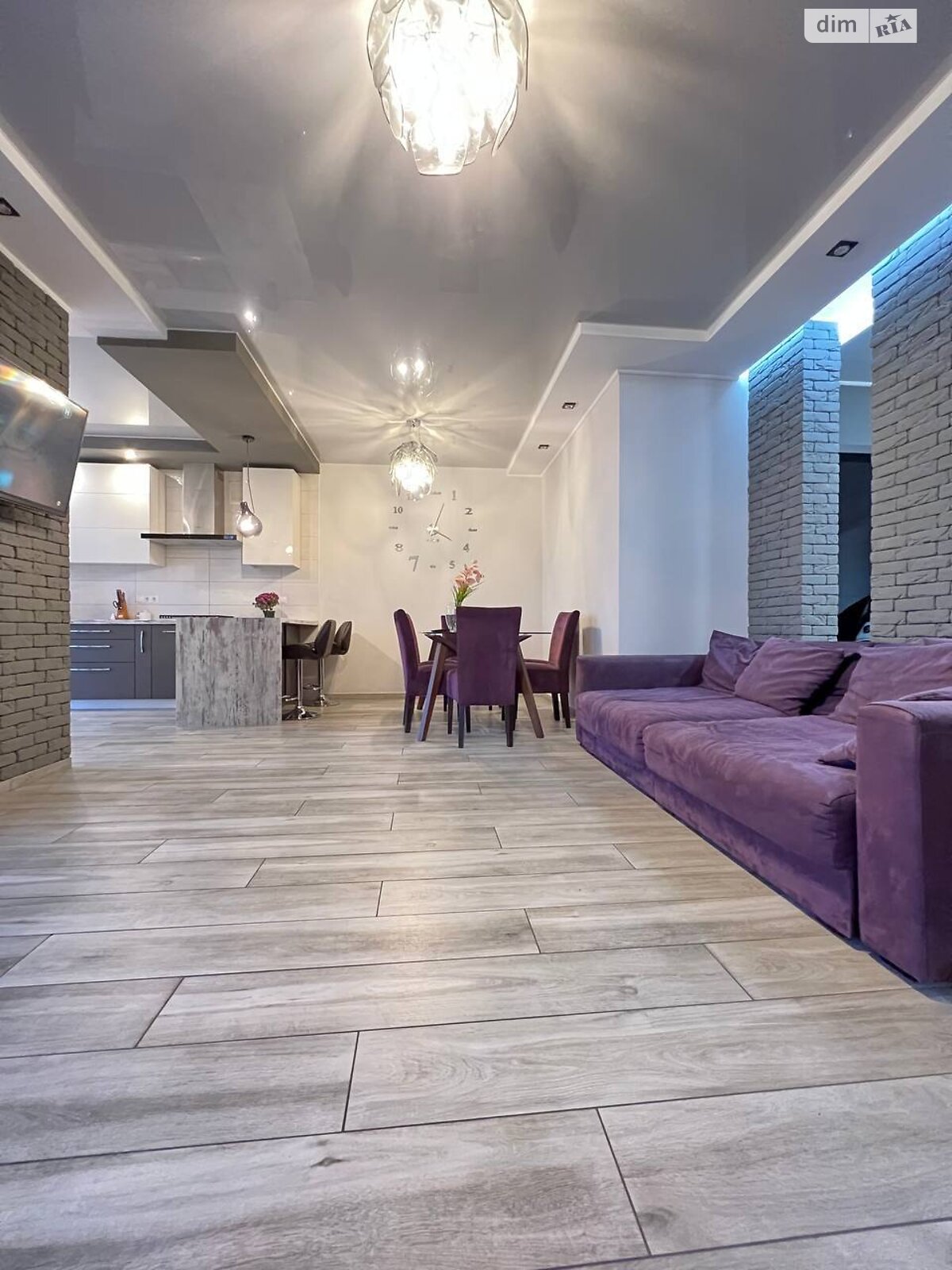 двухкомнатная квартира в Ровно, район Центр, на ул. Черновола Вячеслава 60 в аренду на долгий срок помесячно фото 1 двухкомнатная квартира в Ровно, район Центр, на ул. Черновола Вячеслава 60 в аренду на долгий срок помесячно фото 1