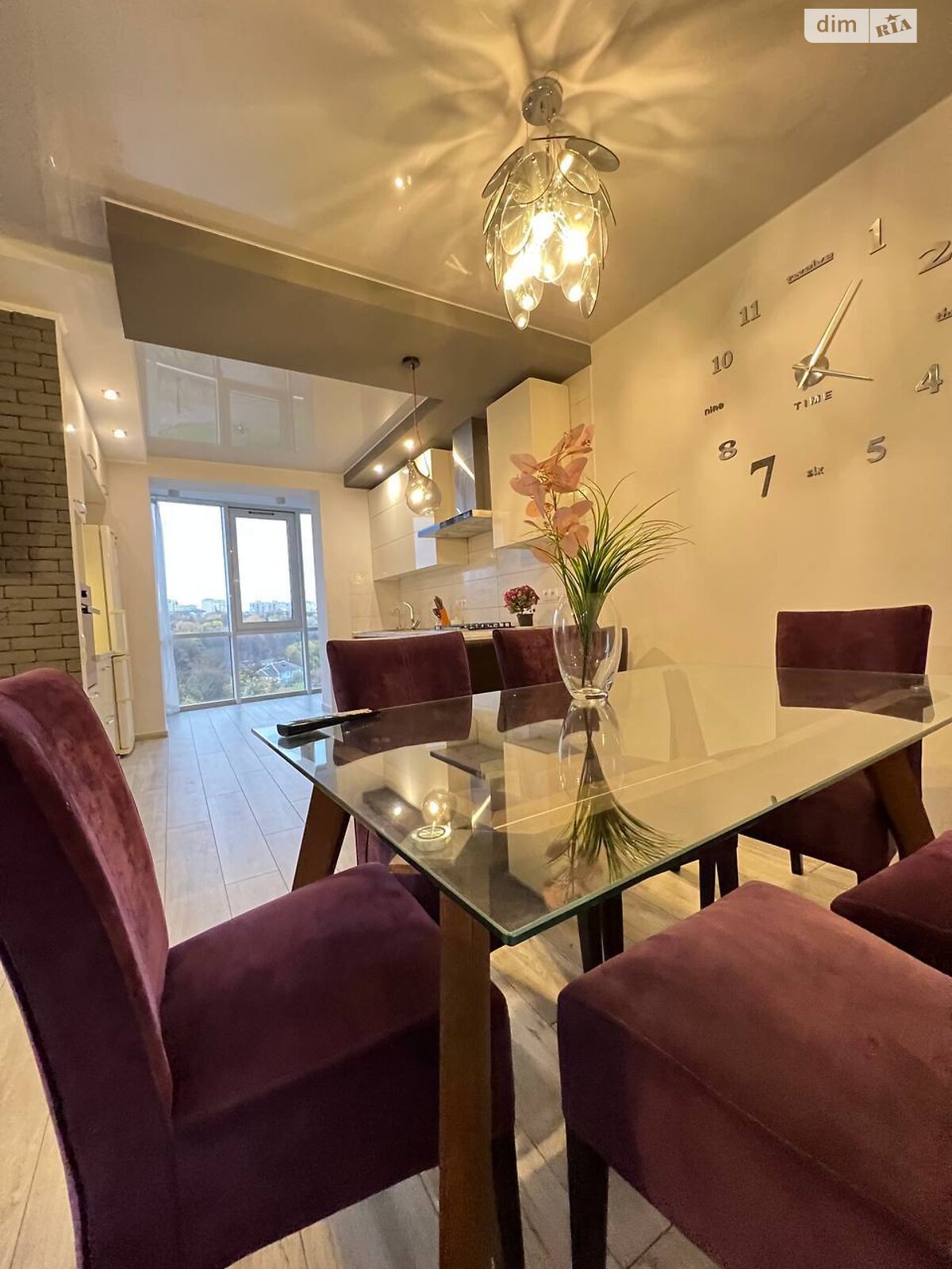 двухкомнатная квартира в Ровно, район Центр, на ул. Черновола Вячеслава 60 в аренду на долгий срок помесячно фото 1 двухкомнатная квартира в Ровно, район Центр, на ул. Черновола Вячеслава 60 в аренду на долгий срок помесячно фото 1