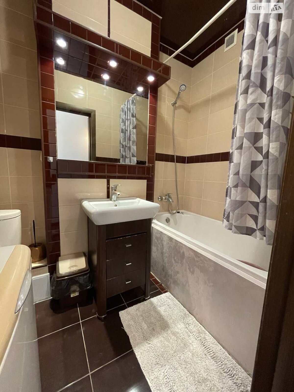 однокомнатная квартира в Ровно, район Центр, на ул. Черновола Вячеслава в аренду на долгий срок помесячно фото 1 однокомнатная квартира в Ровно, район Центр, на ул. Черновола Вячеслава в аренду на долгий срок помесячно фото 1