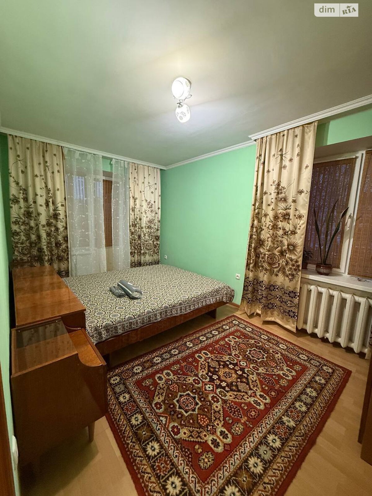 трехкомнатная квартира в Ровно, район Центр, на ул. Героев полиции в аренду на долгий срок помесячно фото 1