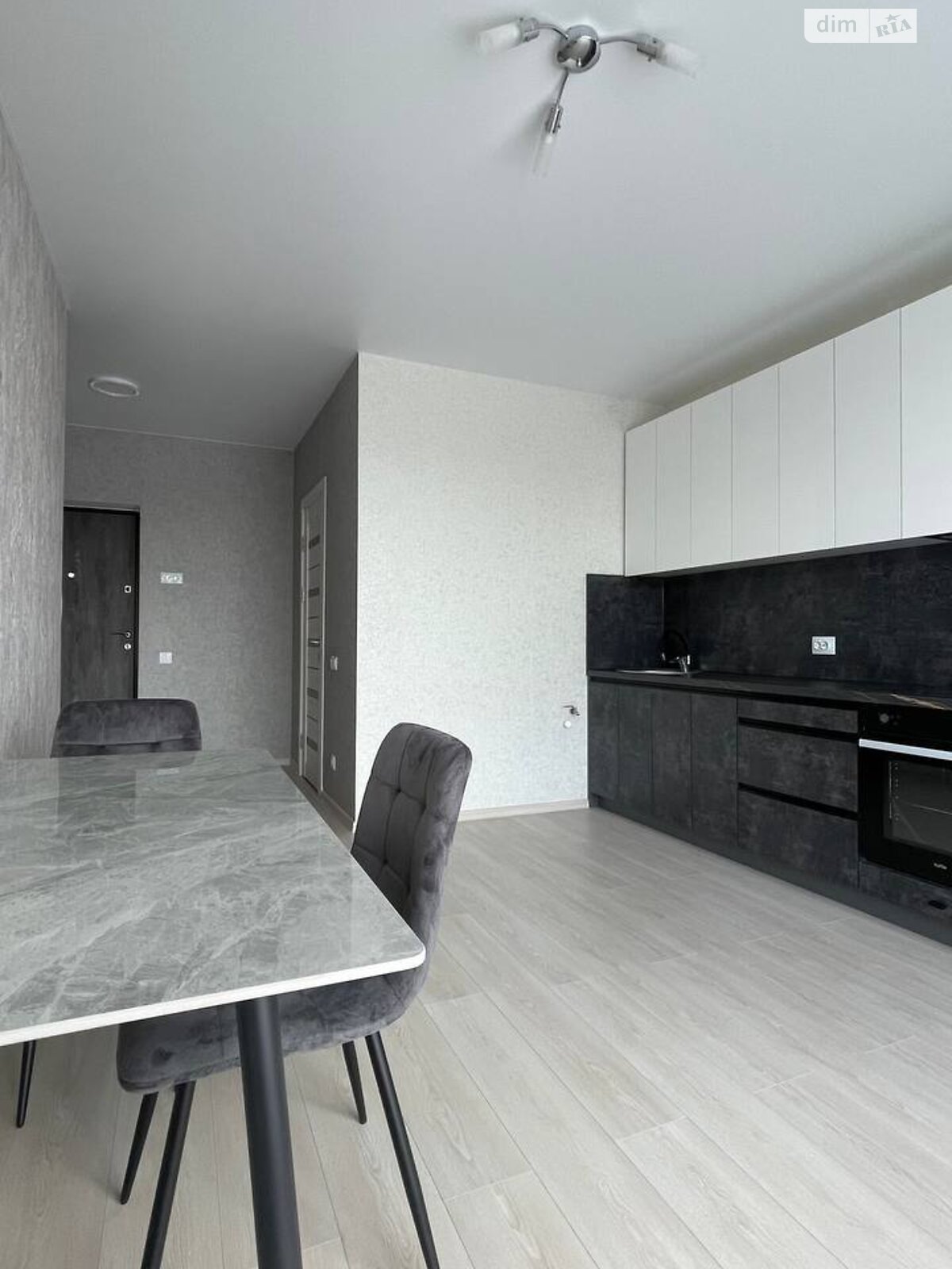 однокімнатна квартира в Рівному, район Центр, на вул. Григорія Сковороди 4 в довготривалу оренду помісячно фото 1 однокімнатна квартира в Рівному, район Центр, на вул. Григорія Сковороди 4 в довготривалу оренду помісячно фото 1