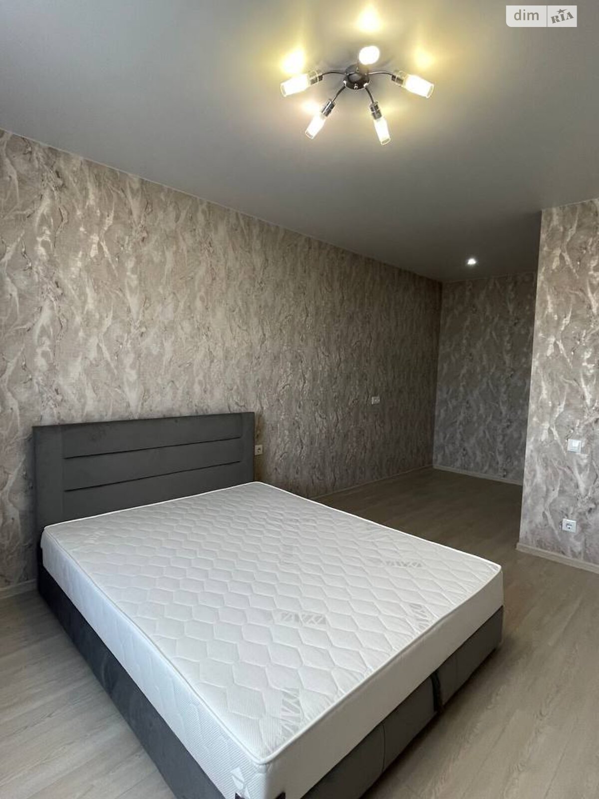 однокімнатна квартира в Рівному, район Центр, на вул. Григорія Сковороди 4 в довготривалу оренду помісячно фото 1 однокімнатна квартира в Рівному, район Центр, на вул. Григорія Сковороди 4 в довготривалу оренду помісячно фото 1