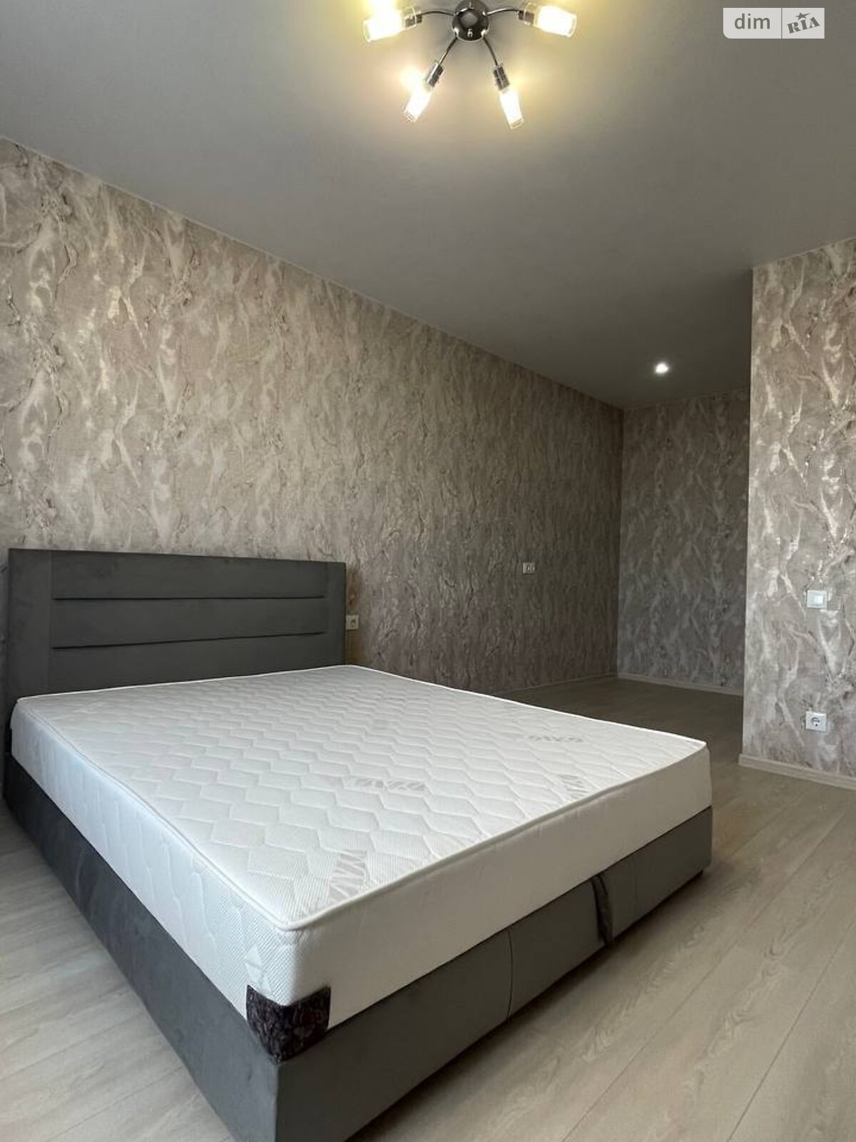 однокімнатна квартира в Рівному, район Центр, на вул. Григорія Сковороди 4 в довготривалу оренду помісячно фото 1 однокімнатна квартира в Рівному, район Центр, на вул. Григорія Сковороди 4 в довготривалу оренду помісячно фото 1