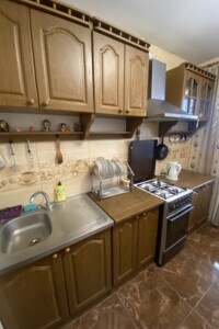 трехкомнатная квартира с ремонтом в Ровно, район Центр, на ул. Князя Владимира в аренду на долгий срок помесячно фото 2 трехкомнатная квартира с ремонтом в Ровно, район Центр, на ул. Князя Владимира в аренду на долгий срок помесячно фото 2