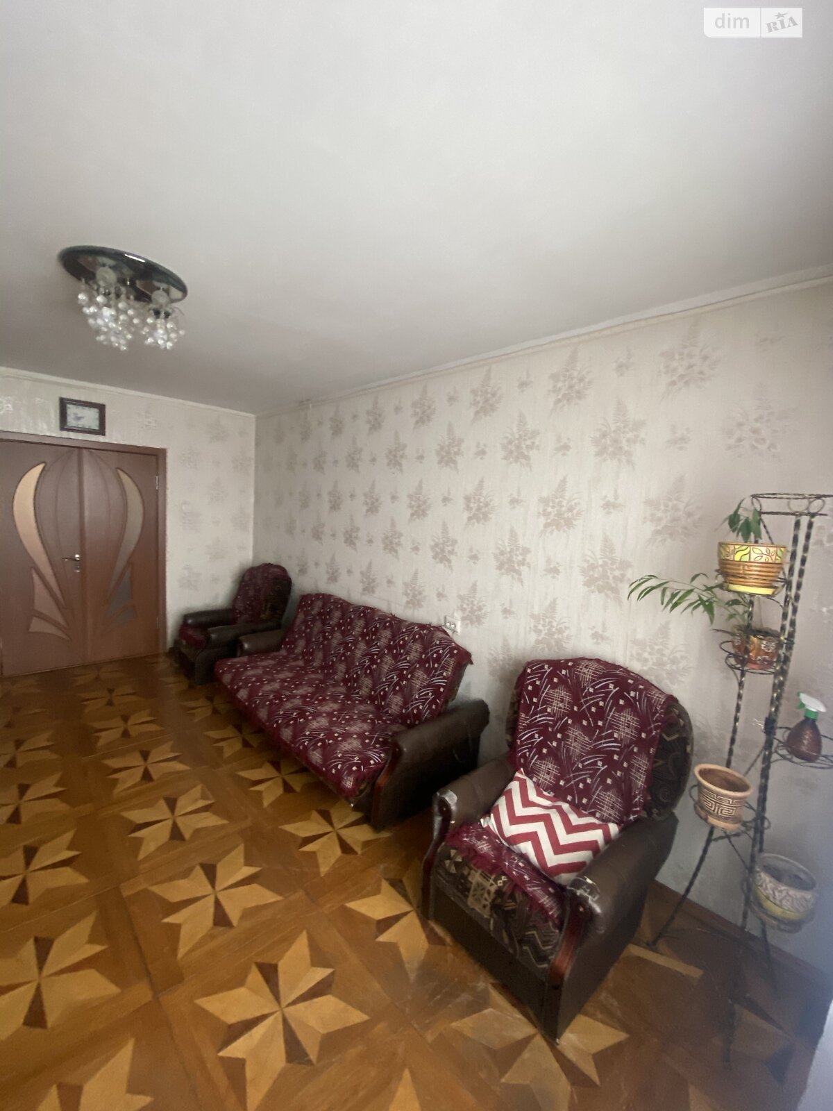 трехкомнатная квартира с ремонтом в Ровно, район Центр, на ул. Князя Владимира в аренду на долгий срок помесячно фото 1 трехкомнатная квартира с ремонтом в Ровно, район Центр, на ул. Князя Владимира в аренду на долгий срок помесячно фото 1