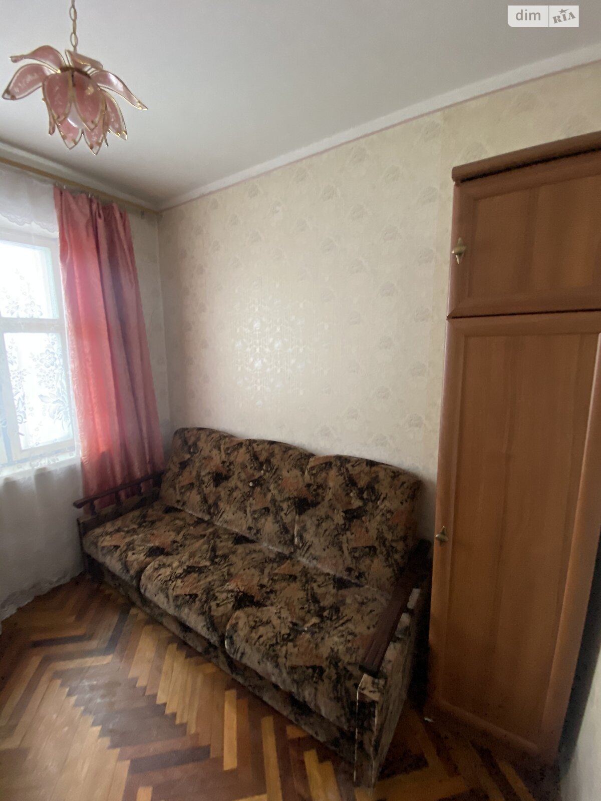 трехкомнатная квартира с ремонтом в Ровно, район Центр, на ул. Князя Владимира в аренду на долгий срок помесячно фото 1 трехкомнатная квартира с ремонтом в Ровно, район Центр, на ул. Князя Владимира в аренду на долгий срок помесячно фото 1