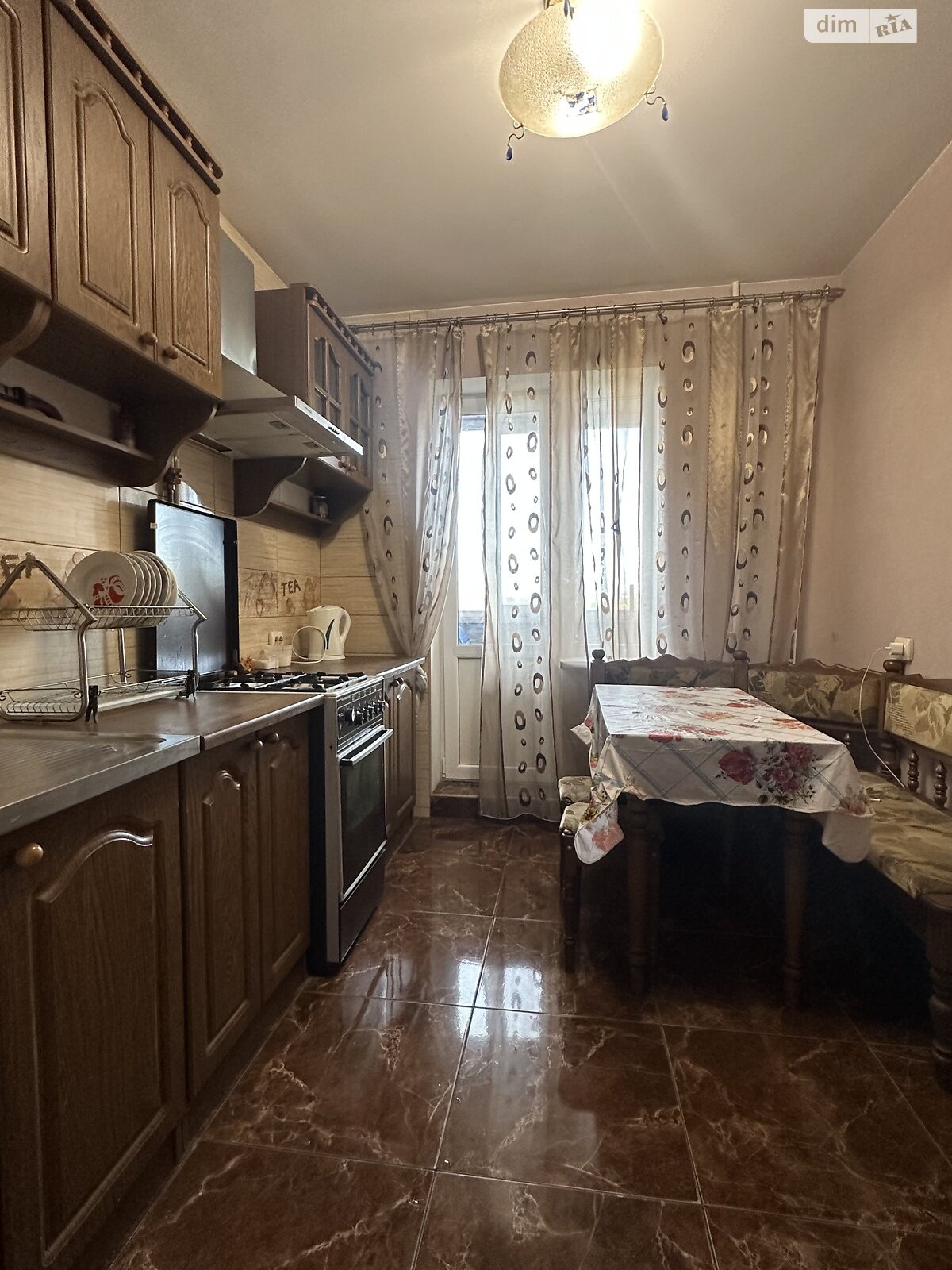 трехкомнатная квартира с ремонтом в Ровно, район Центр, на ул. Князя Владимира в аренду на долгий срок помесячно фото 1 трехкомнатная квартира с ремонтом в Ровно, район Центр, на ул. Князя Владимира в аренду на долгий срок помесячно фото 1