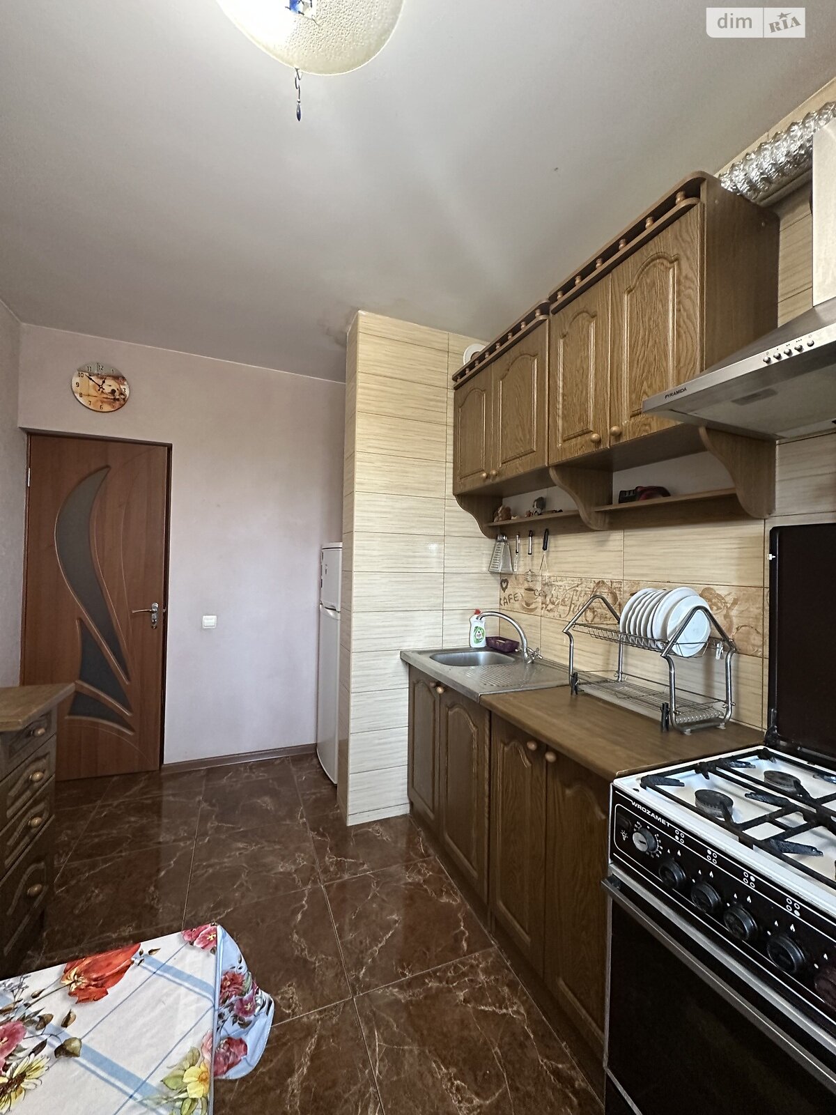 трехкомнатная квартира с ремонтом в Ровно, район Центр, на ул. Князя Владимира в аренду на долгий срок помесячно фото 1 трехкомнатная квартира с ремонтом в Ровно, район Центр, на ул. Князя Владимира в аренду на долгий срок помесячно фото 1