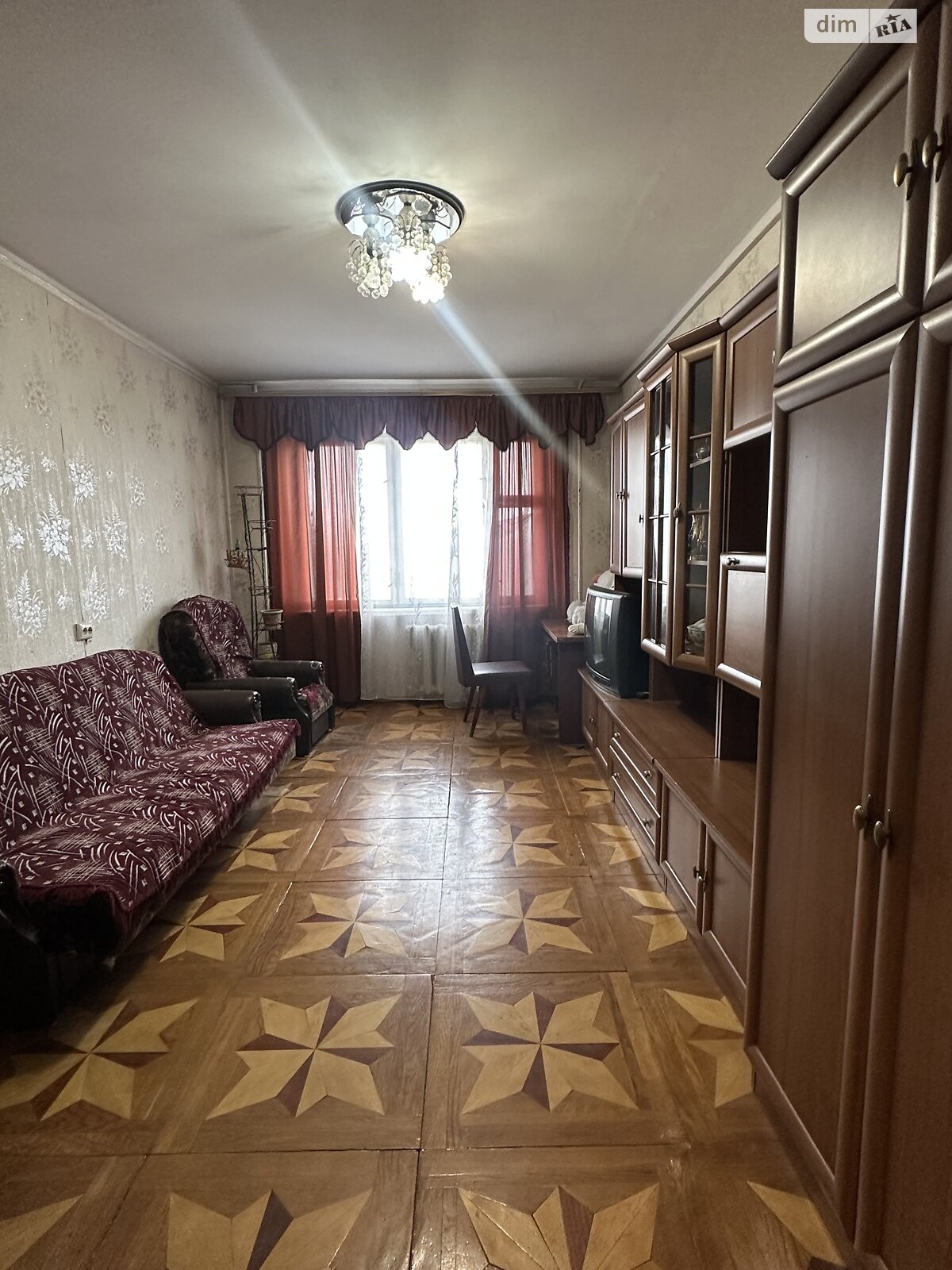 трехкомнатная квартира с ремонтом в Ровно, район Центр, на ул. Князя Владимира в аренду на долгий срок помесячно фото 1 трехкомнатная квартира с ремонтом в Ровно, район Центр, на ул. Князя Владимира в аренду на долгий срок помесячно фото 1