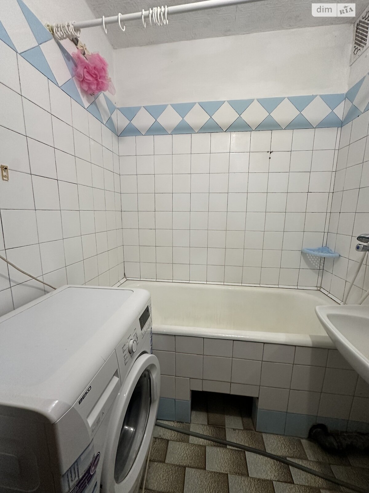 трехкомнатная квартира с ремонтом в Ровно, район Центр, на ул. Князя Владимира в аренду на долгий срок помесячно фото 1 трехкомнатная квартира с ремонтом в Ровно, район Центр, на ул. Князя Владимира в аренду на долгий срок помесячно фото 1