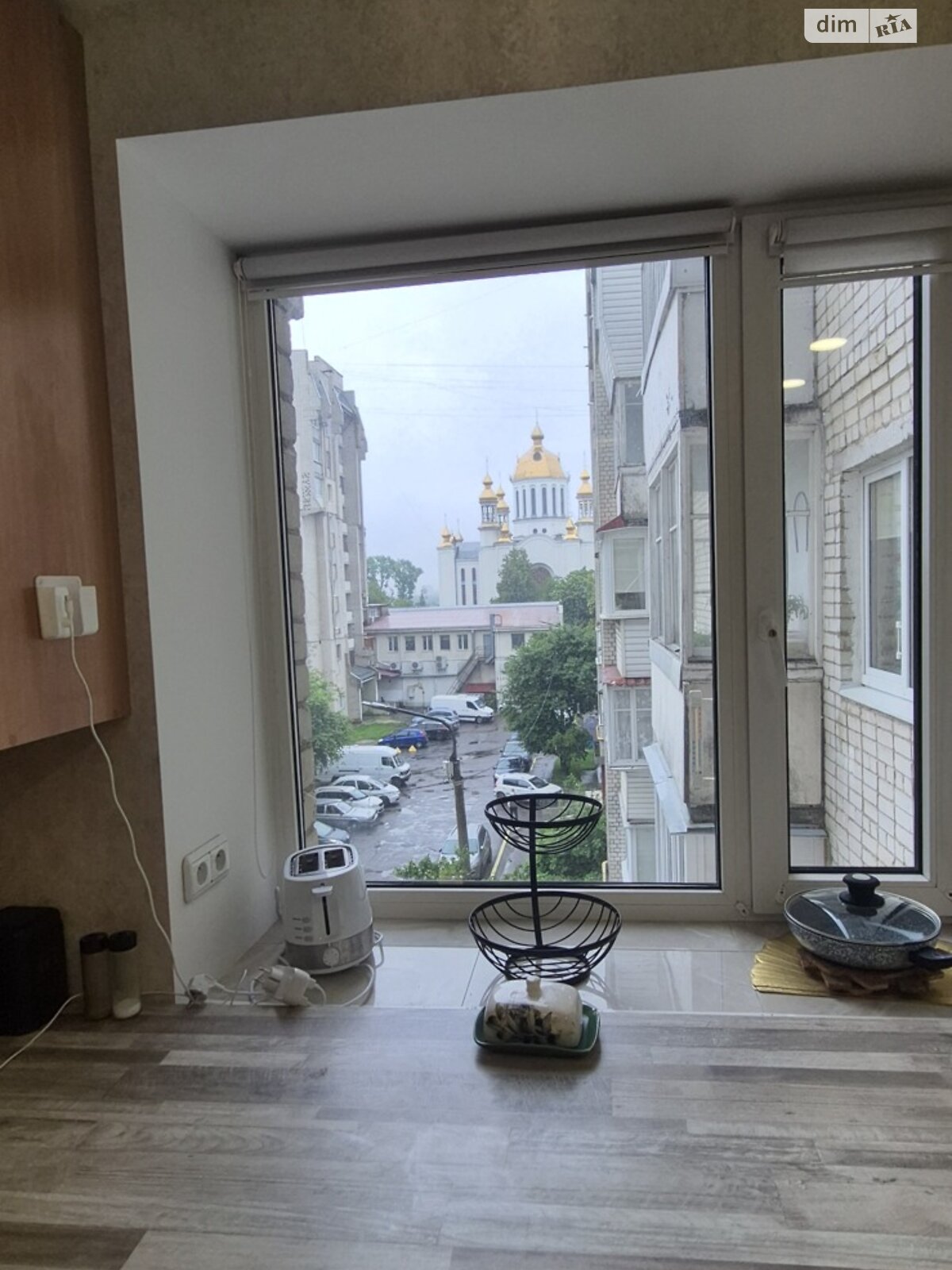 трикімнатна квартира в Рівному, район Центр, на вул. Крушельницької Соломії 73 в довготривалу оренду помісячно фото 1 трикімнатна квартира в Рівному, район Центр, на вул. Крушельницької Соломії 73 в довготривалу оренду помісячно фото 1