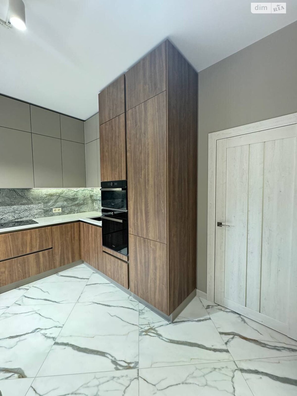 однокомнатная квартира в Ровно, район Центр, на ул. Мазепы Гетьмана 3 в аренду на долгий срок помесячно фото 1 однокомнатная квартира в Ровно, район Центр, на ул. Мазепы Гетьмана 3 в аренду на долгий срок помесячно фото 1