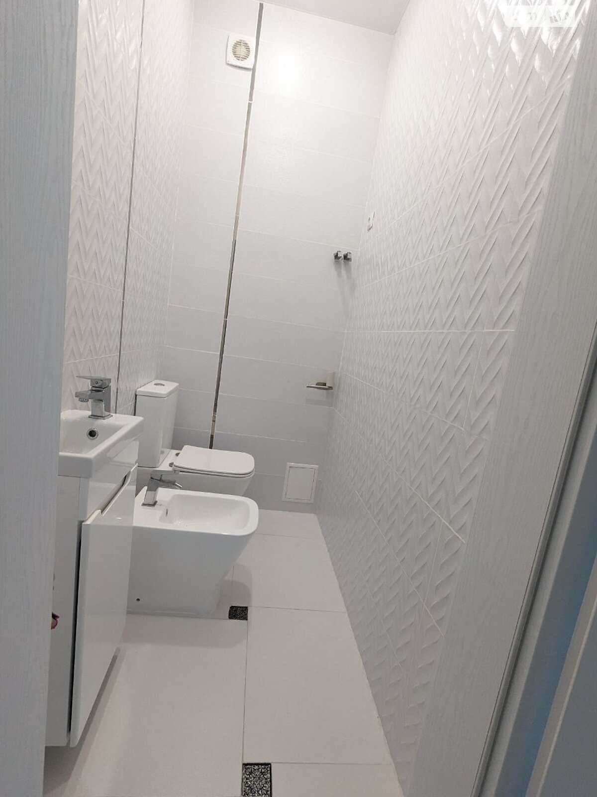 трикімнатна квартира в Рівному, район Центр, на вул. Мазепи Гетьмана 3 в довготривалу оренду помісячно фото 1 трикімнатна квартира в Рівному, район Центр, на вул. Мазепи Гетьмана 3 в довготривалу оренду помісячно фото 1