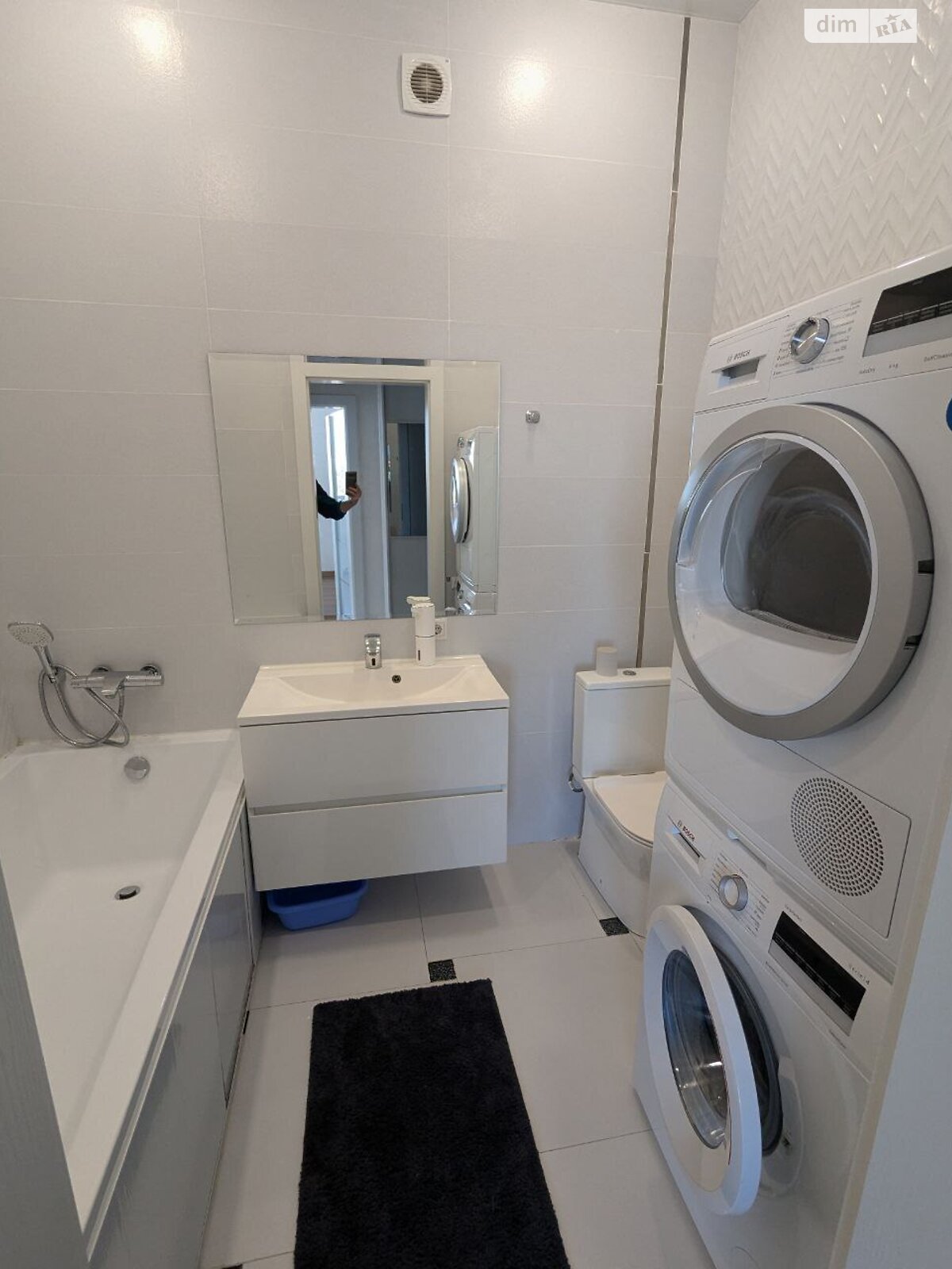 трикімнатна квартира в Рівному, район Центр, на вул. Мазепи Гетьмана 3 в довготривалу оренду помісячно фото 1 трикімнатна квартира в Рівному, район Центр, на вул. Мазепи Гетьмана 3 в довготривалу оренду помісячно фото 1