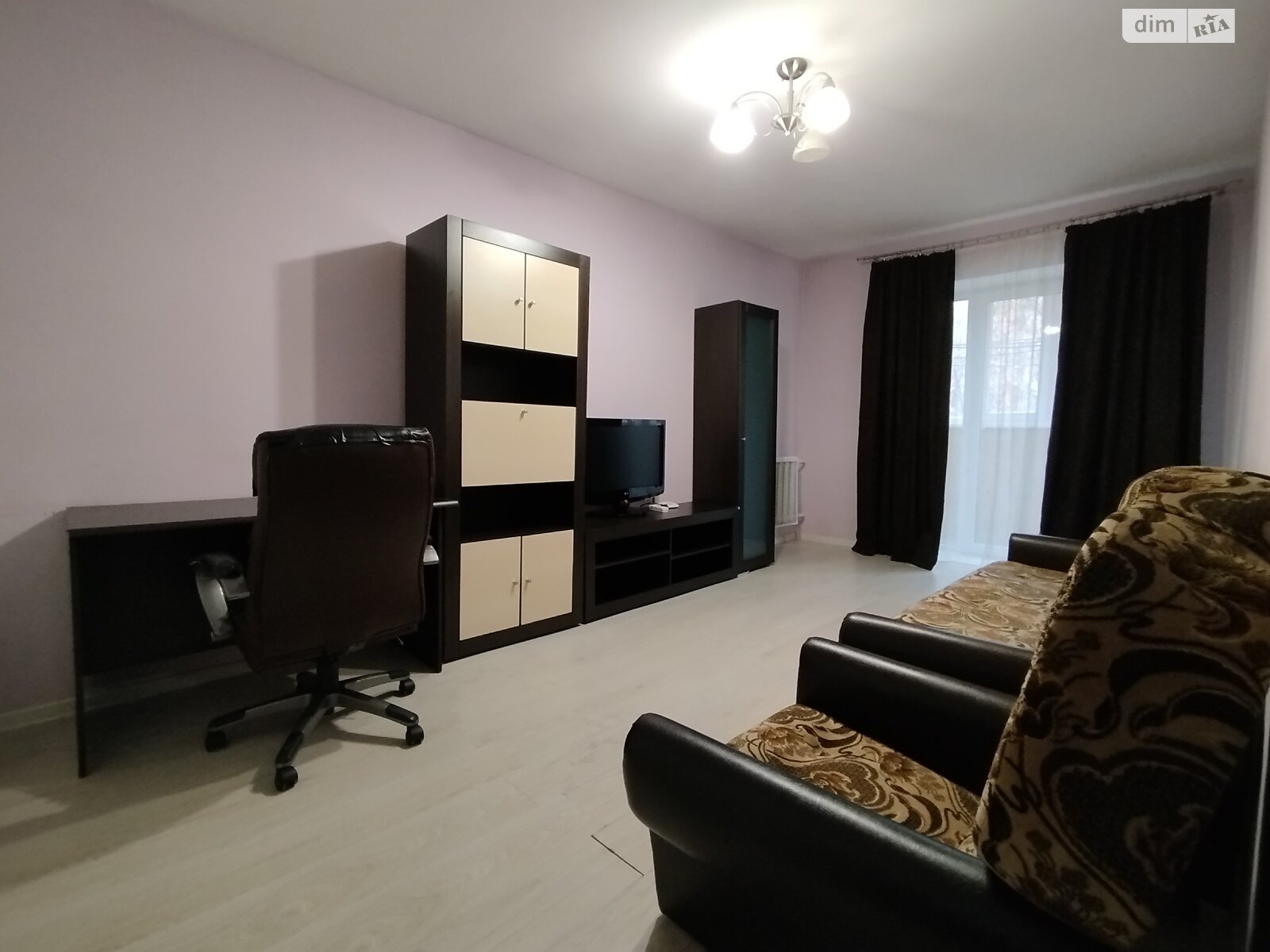 двухкомнатная квартира в Ровно, район Центр, на просп. Мира в аренду на долгий срок помесячно фото 1 двухкомнатная квартира в Ровно, район Центр, на просп. Мира в аренду на долгий срок помесячно фото 1