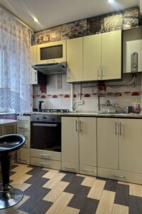 однокімнатна квартира в Рівному, район Центр, на вул. Полуботка Гетьмана в довготривалу оренду помісячно фото 2