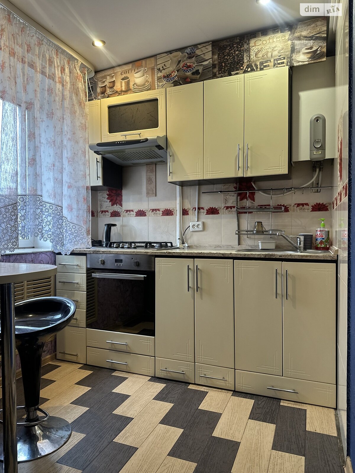 однокімнатна квартира в Рівному, район Центр, на вул. Полуботка Гетьмана в довготривалу оренду помісячно фото 1