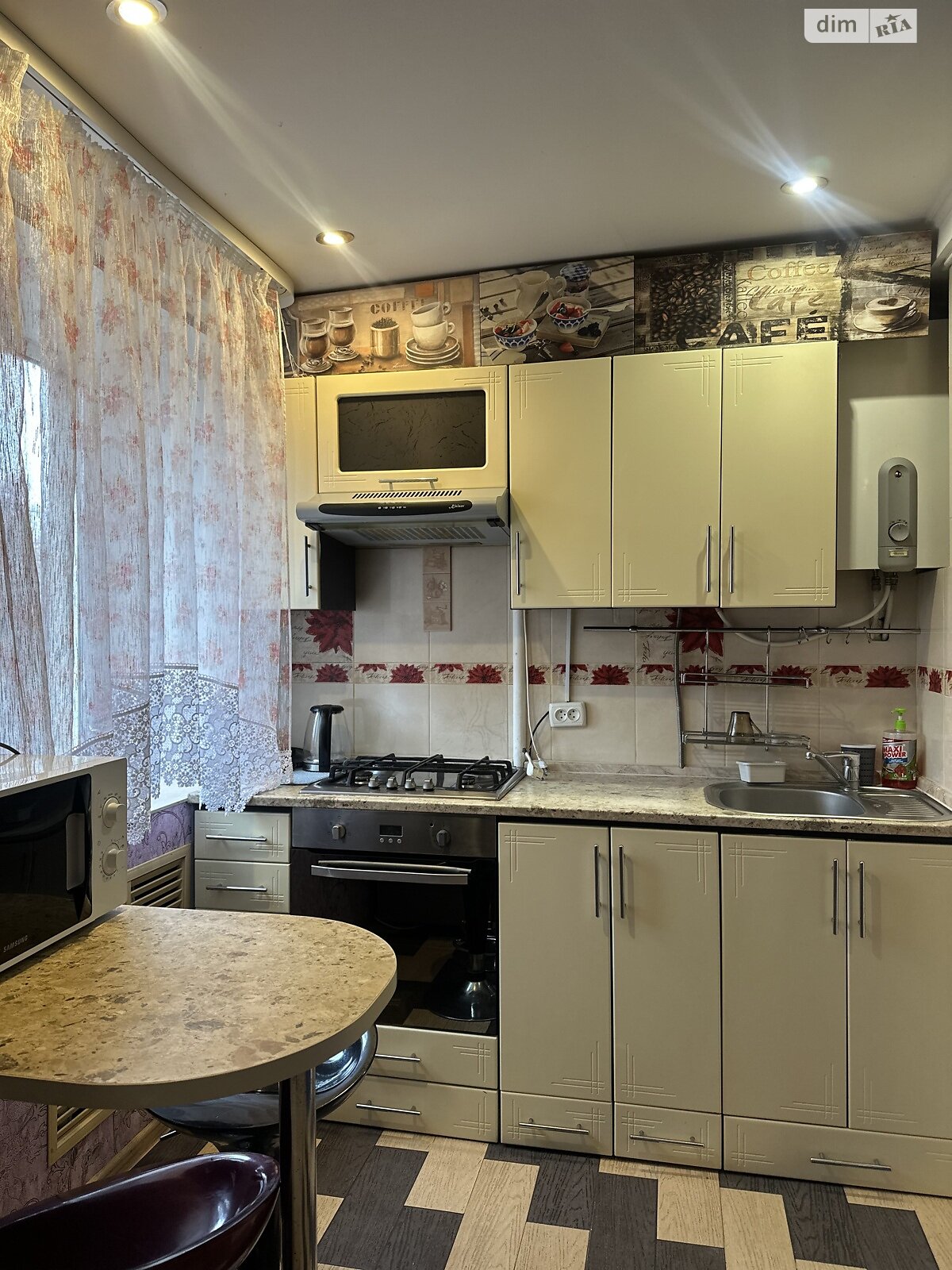 однокімнатна квартира в Рівному, район Центр, на вул. Полуботка Гетьмана в довготривалу оренду помісячно фото 1