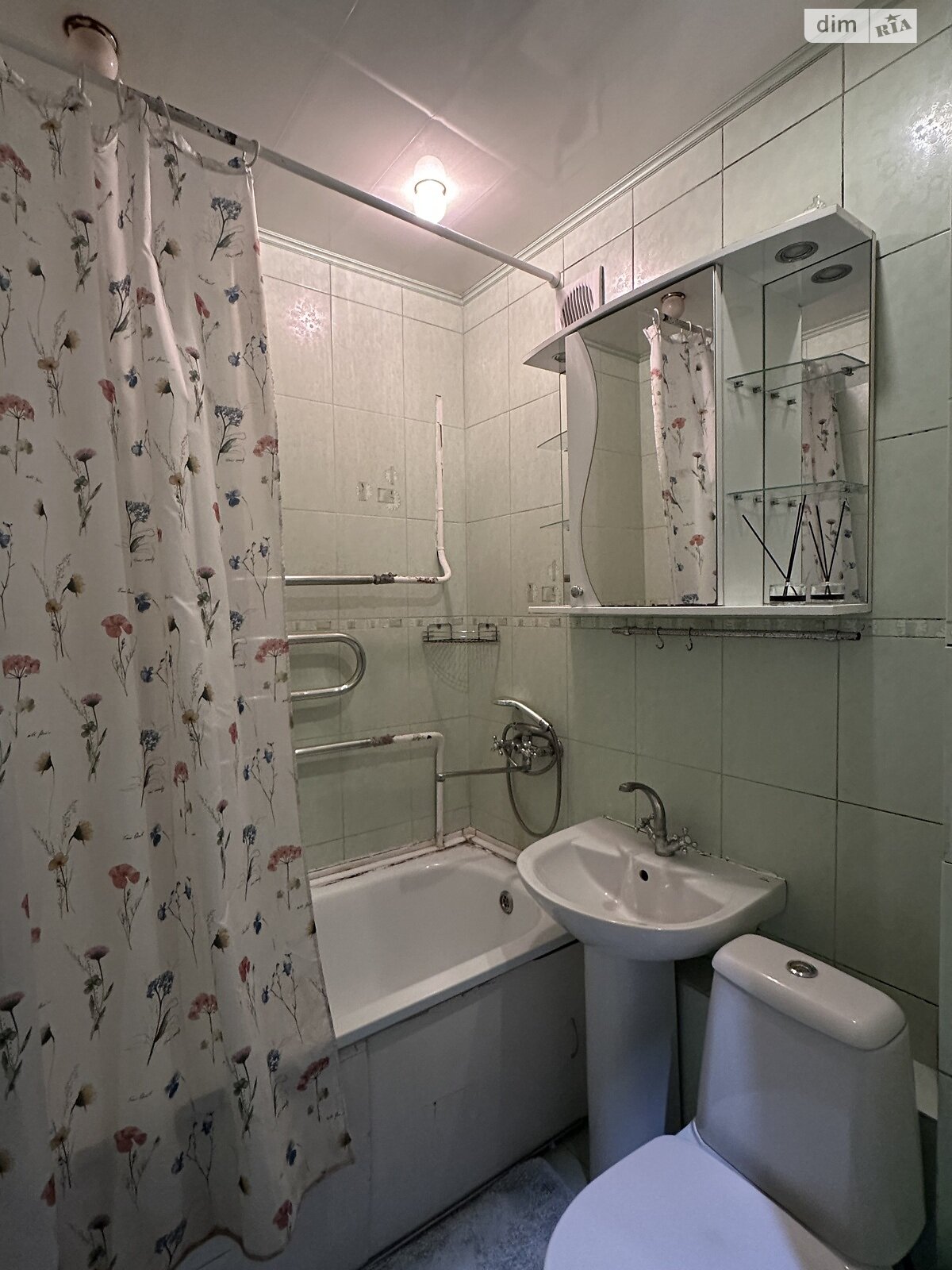 однокімнатна квартира в Рівному, район Центр, на вул. Полуботка Гетьмана в довготривалу оренду помісячно фото 1